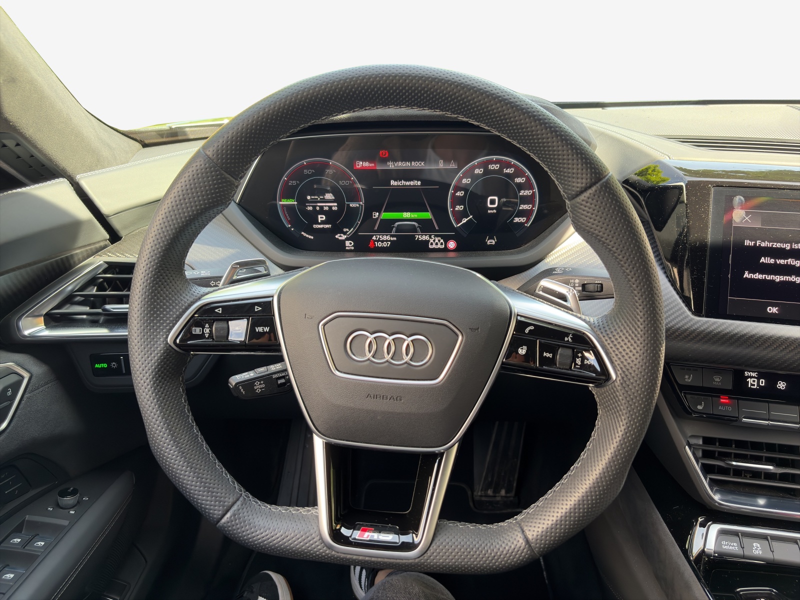 AUDI RS e-tron GT quattro-image-9