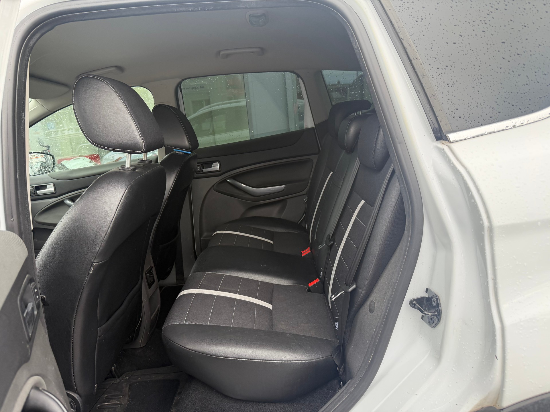 FORD Kuga 2.0 TDCi Titanium 4WD PowerShift-image-9