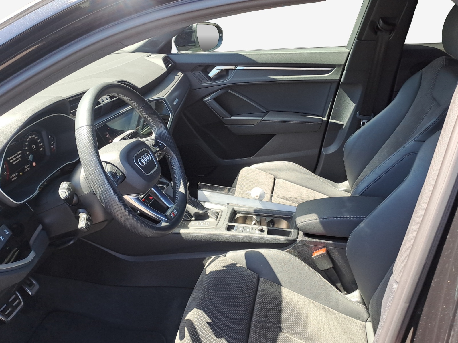 AUDI Q3 Sportback 35 TFSI S line Attraction S-tronic-image-7