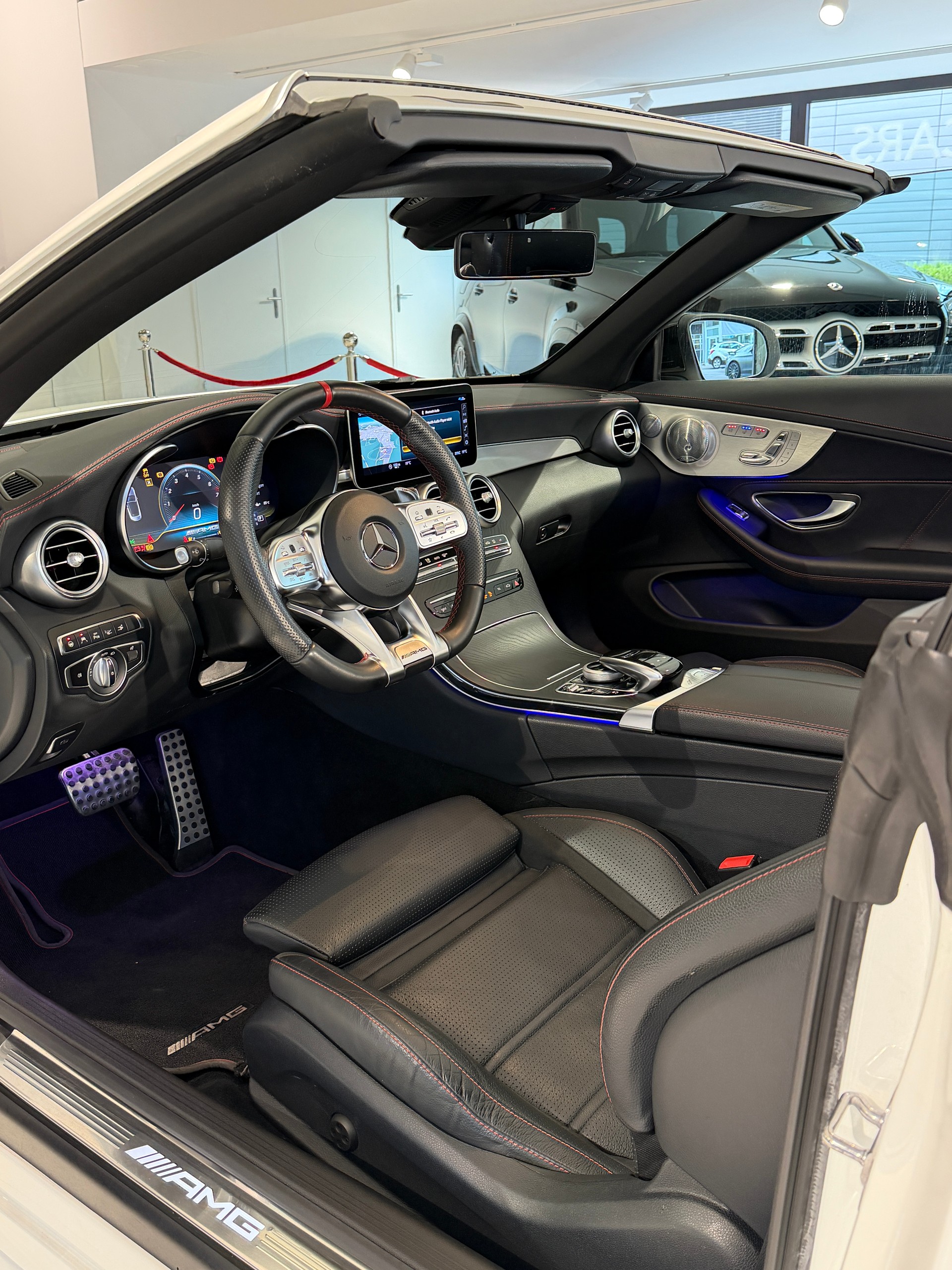 MERCEDES-BENZ C 43 Cabriolet AMG 4Matic 9G-Tronic-image-10