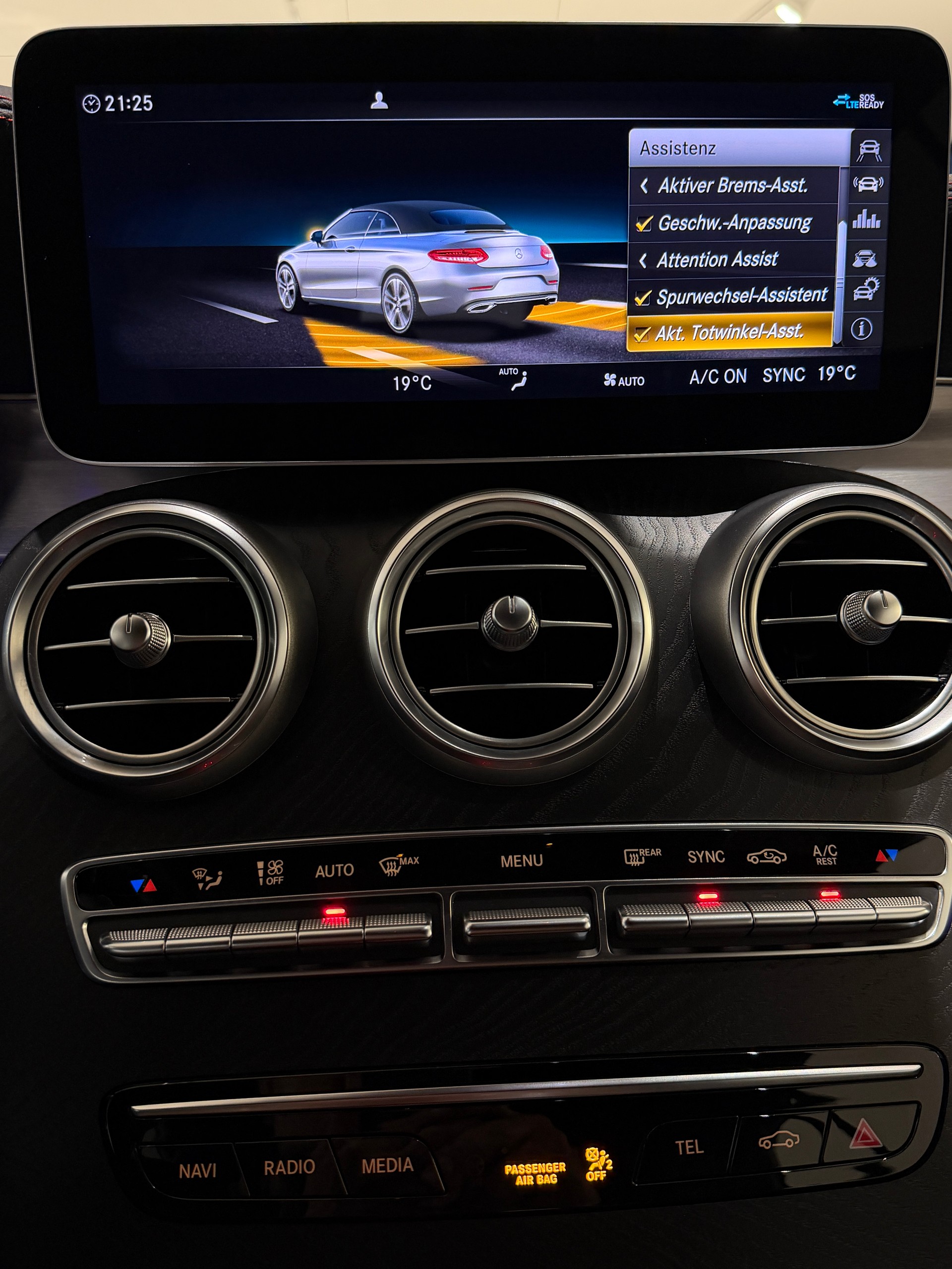 MERCEDES-BENZ C 43 Cabriolet AMG 4Matic 9G-Tronic-image-15