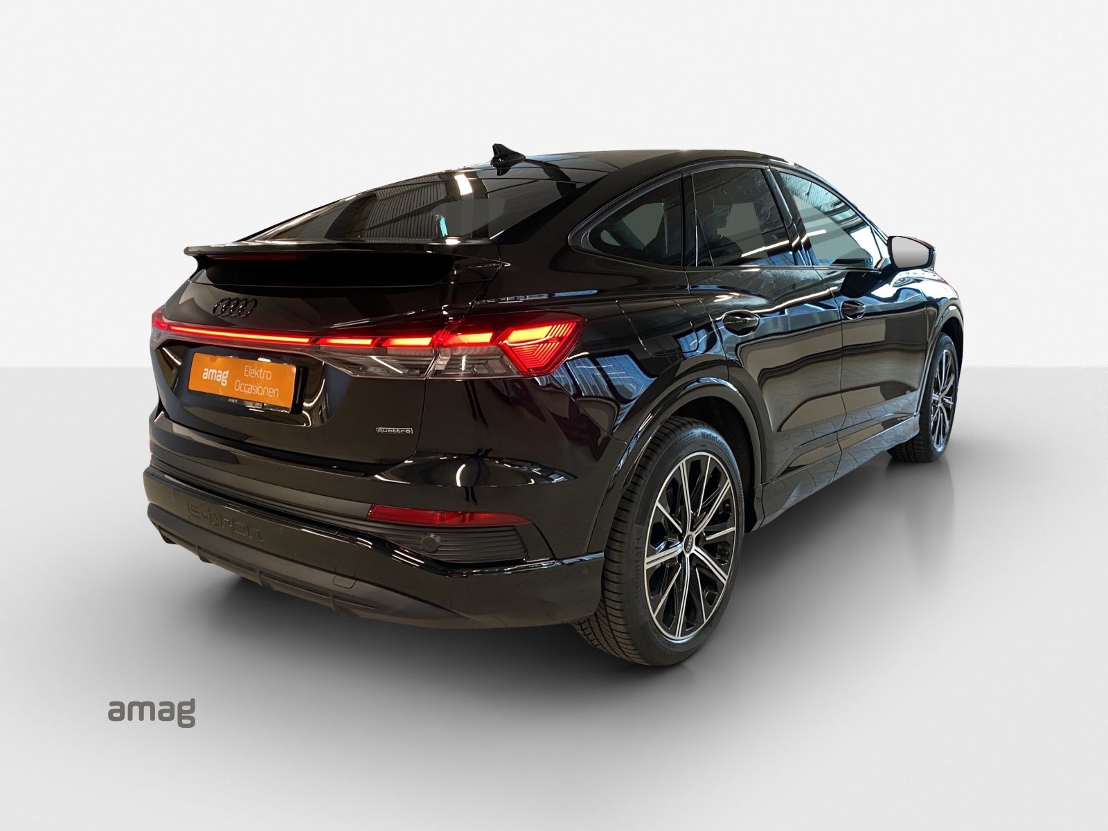 AUDI Q4 SB 45 e-tron quattro-image-5
