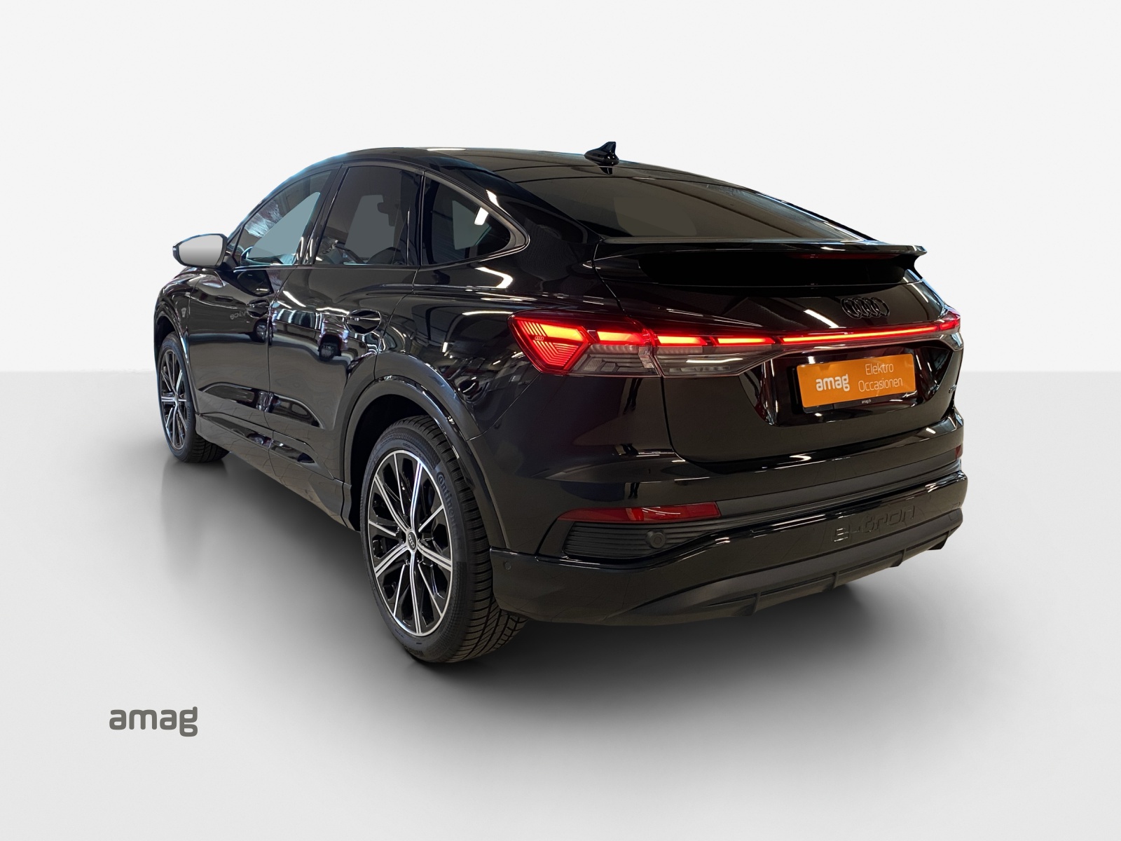 AUDI Q4 SB 45 e-tron quattro-image-3