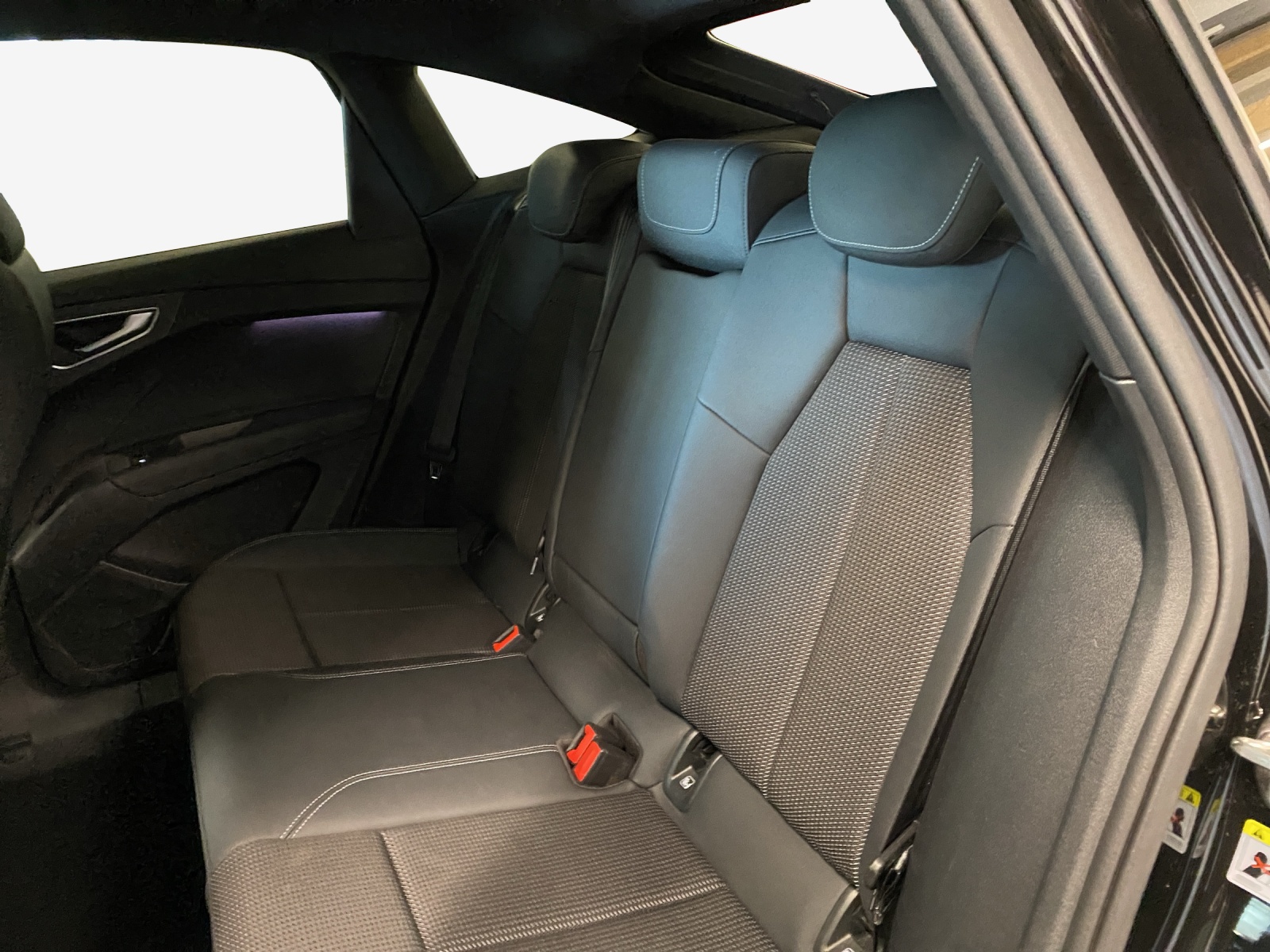 AUDI Q4 SB 45 e-tron quattro-image-12