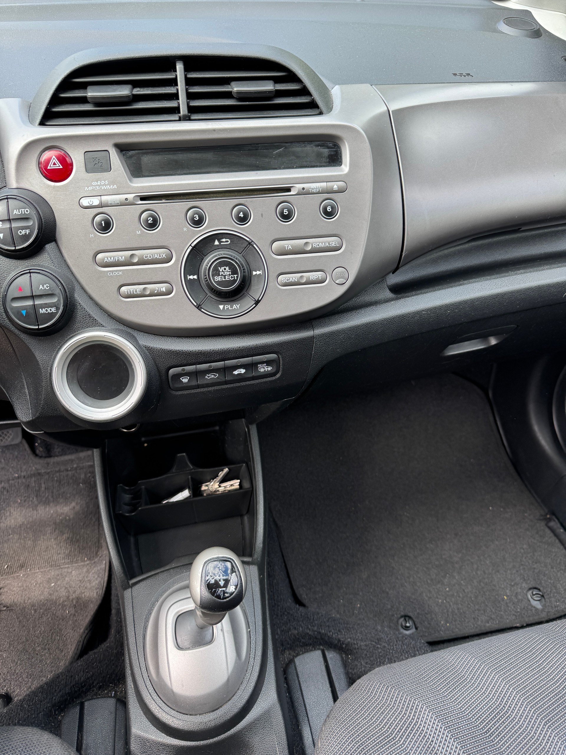 HONDA Jazz 1.4i Comfort i-Shift-image-11