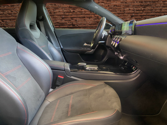 MERCEDES-BENZ A 180 Night Star AMG Line-image-11