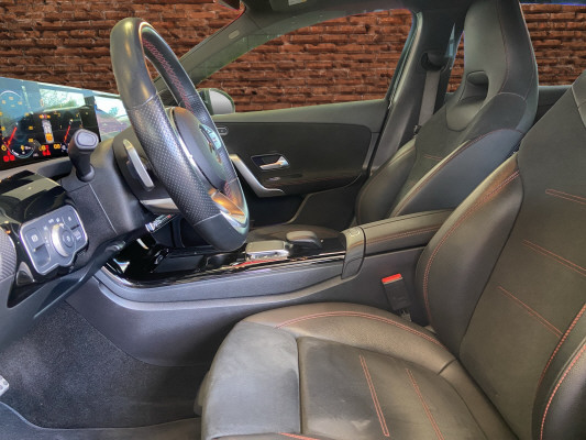 MERCEDES-BENZ A 180 Night Star AMG Line-image-10