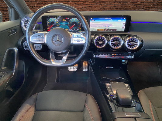 MERCEDES-BENZ A 180 Night Star AMG Line-image-9