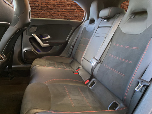 MERCEDES-BENZ A 180 Night Star AMG Line-image-13