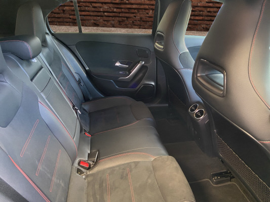 MERCEDES-BENZ A 180 Night Star AMG Line-image-12
