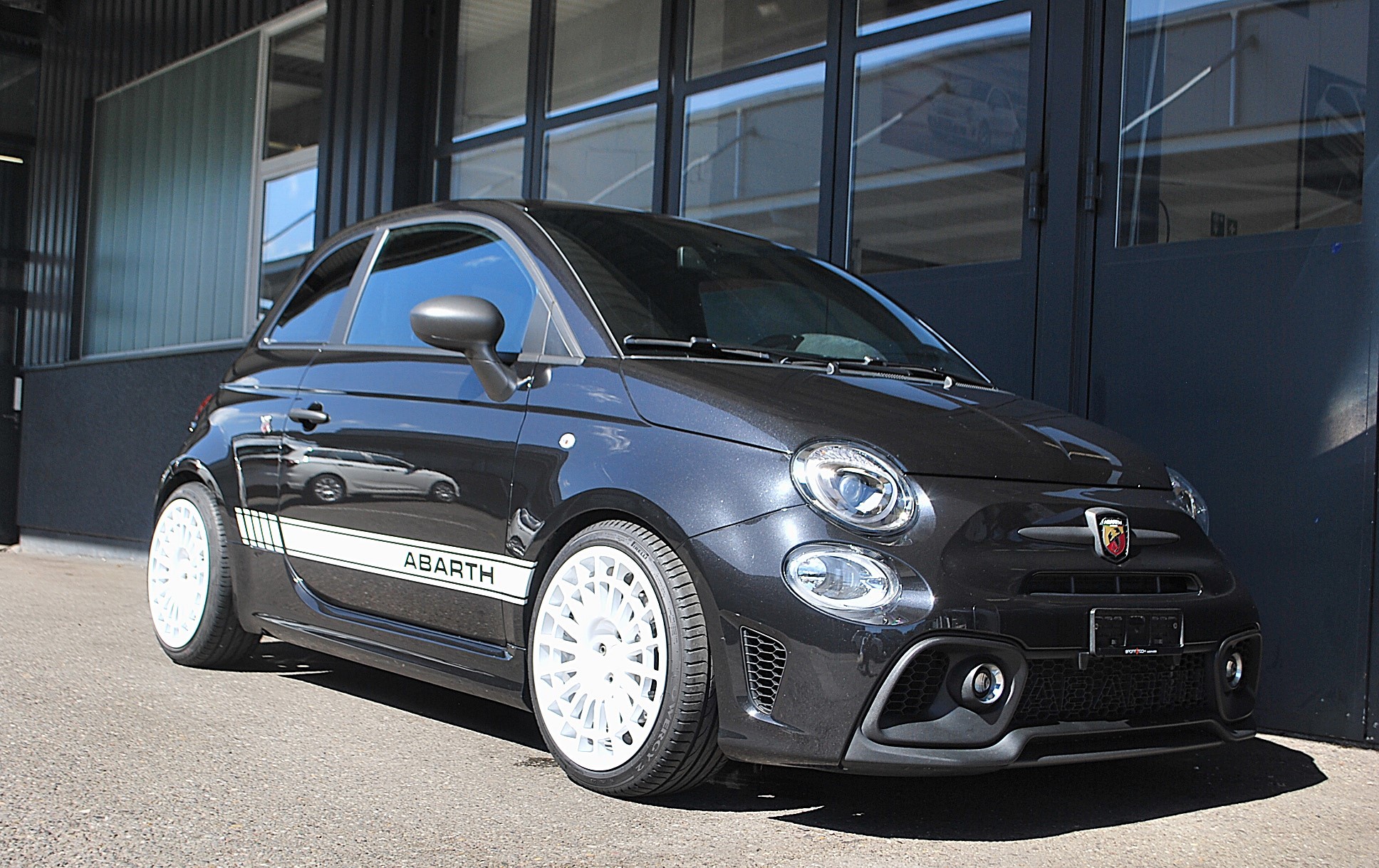 Car photo