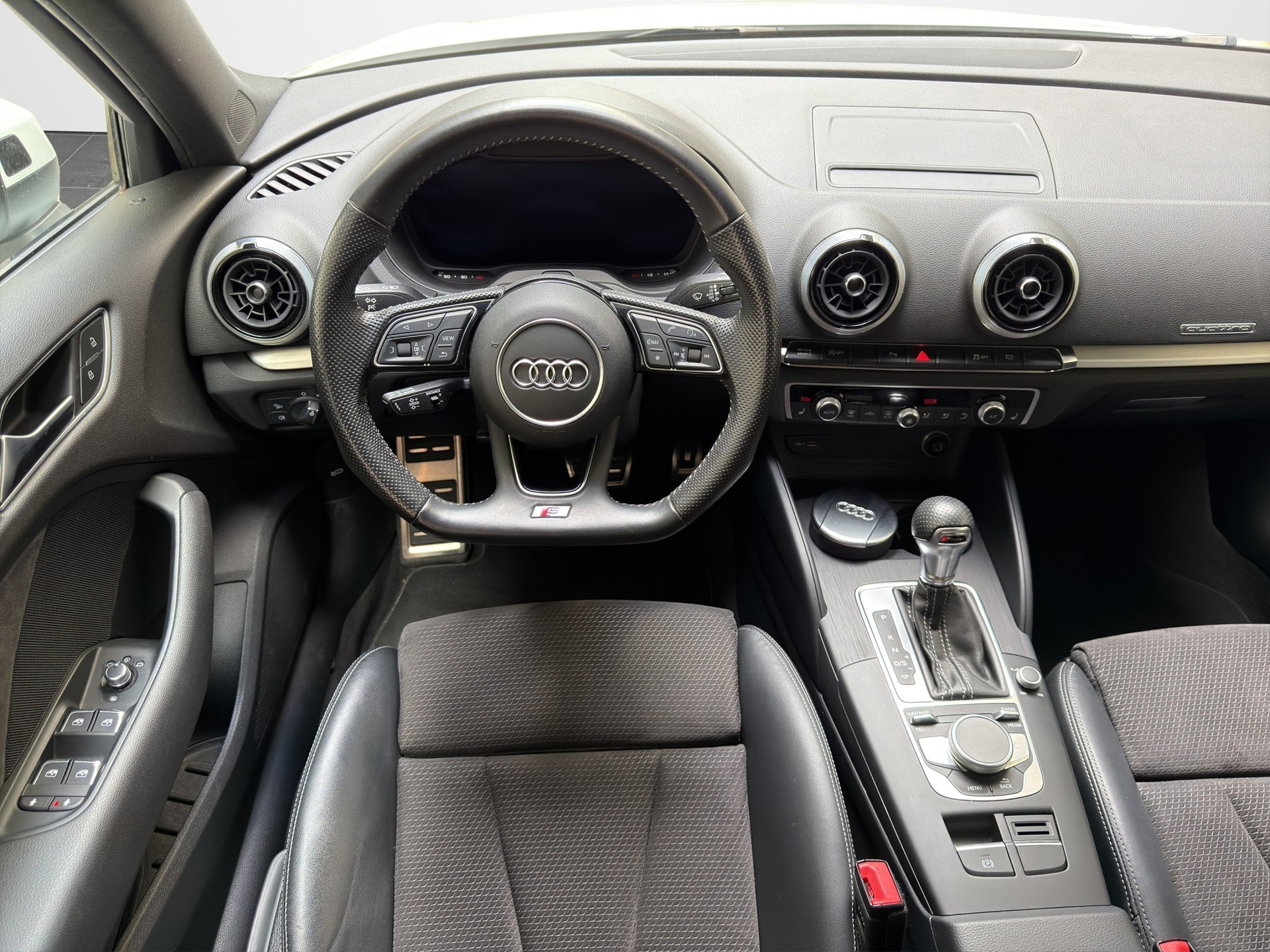 AUDI A3 Sportback 40 TFSI Sport quattro S-tronic-image-9