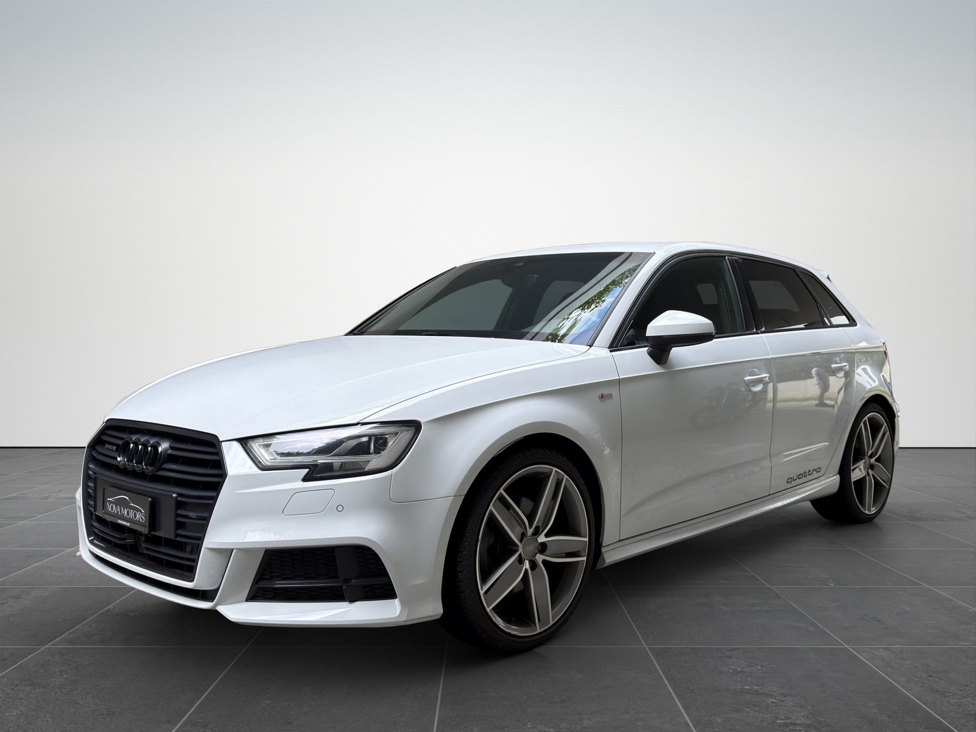 AUDI A3 Sportback 40 TFSI Sport quattro S-tronic-image-0