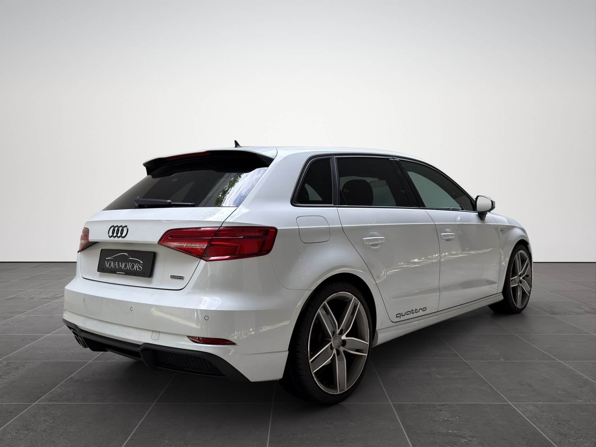 AUDI A3 Sportback 40 TFSI Sport quattro S-tronic-image-5