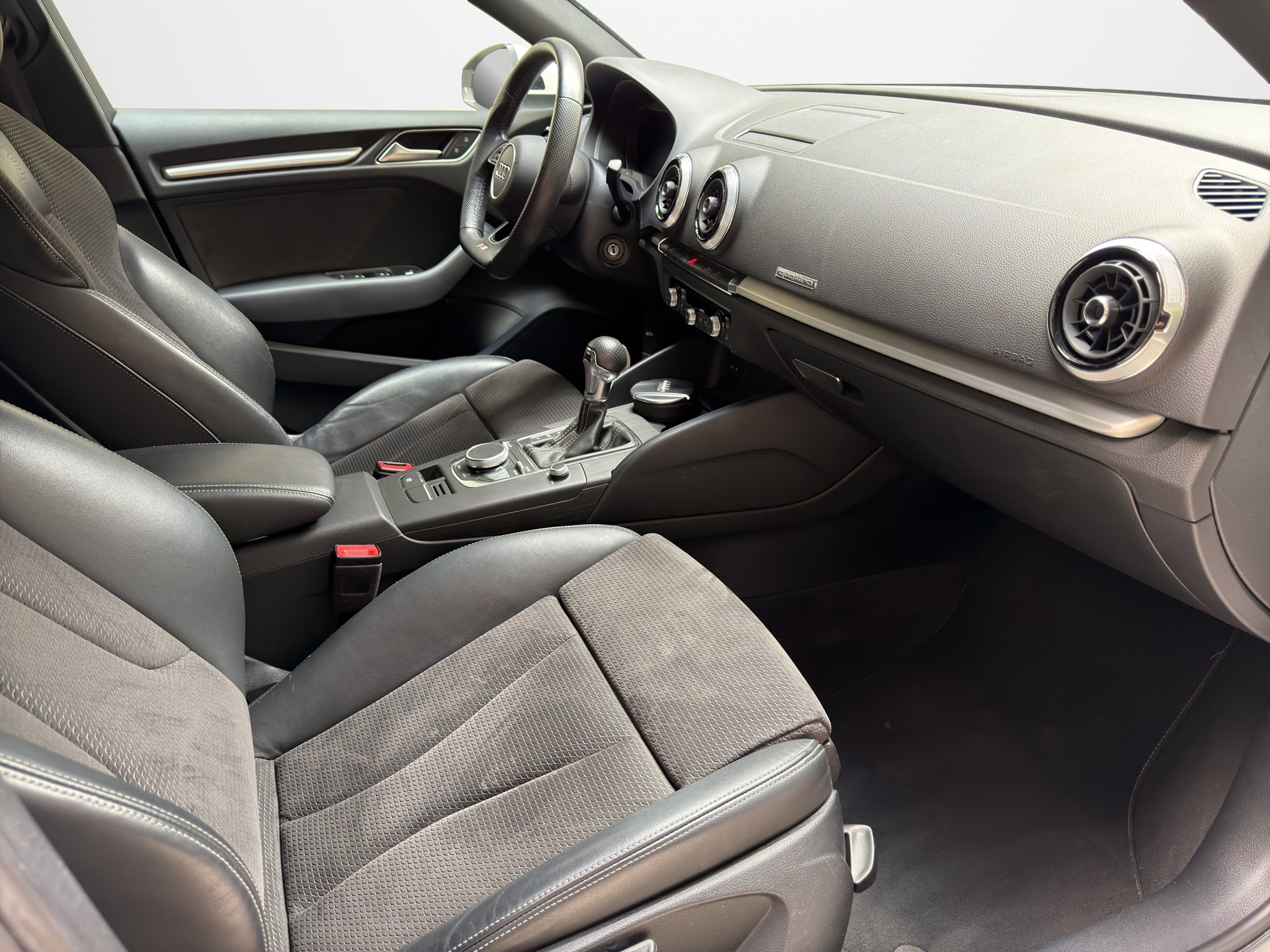 AUDI A3 Sportback 40 TFSI Sport quattro S-tronic-image-11