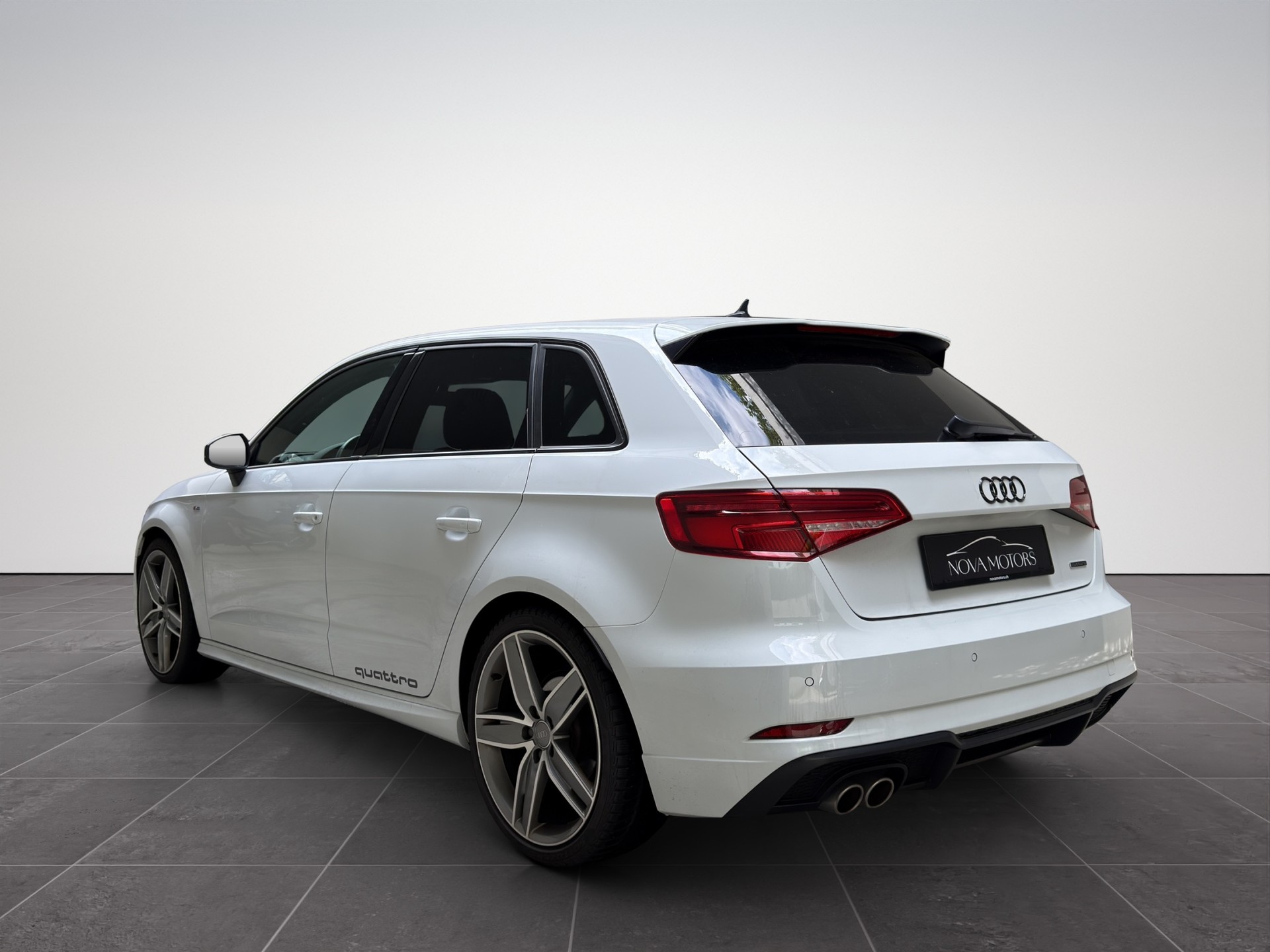 AUDI A3 Sportback 40 TFSI Sport quattro S-tronic-image-2