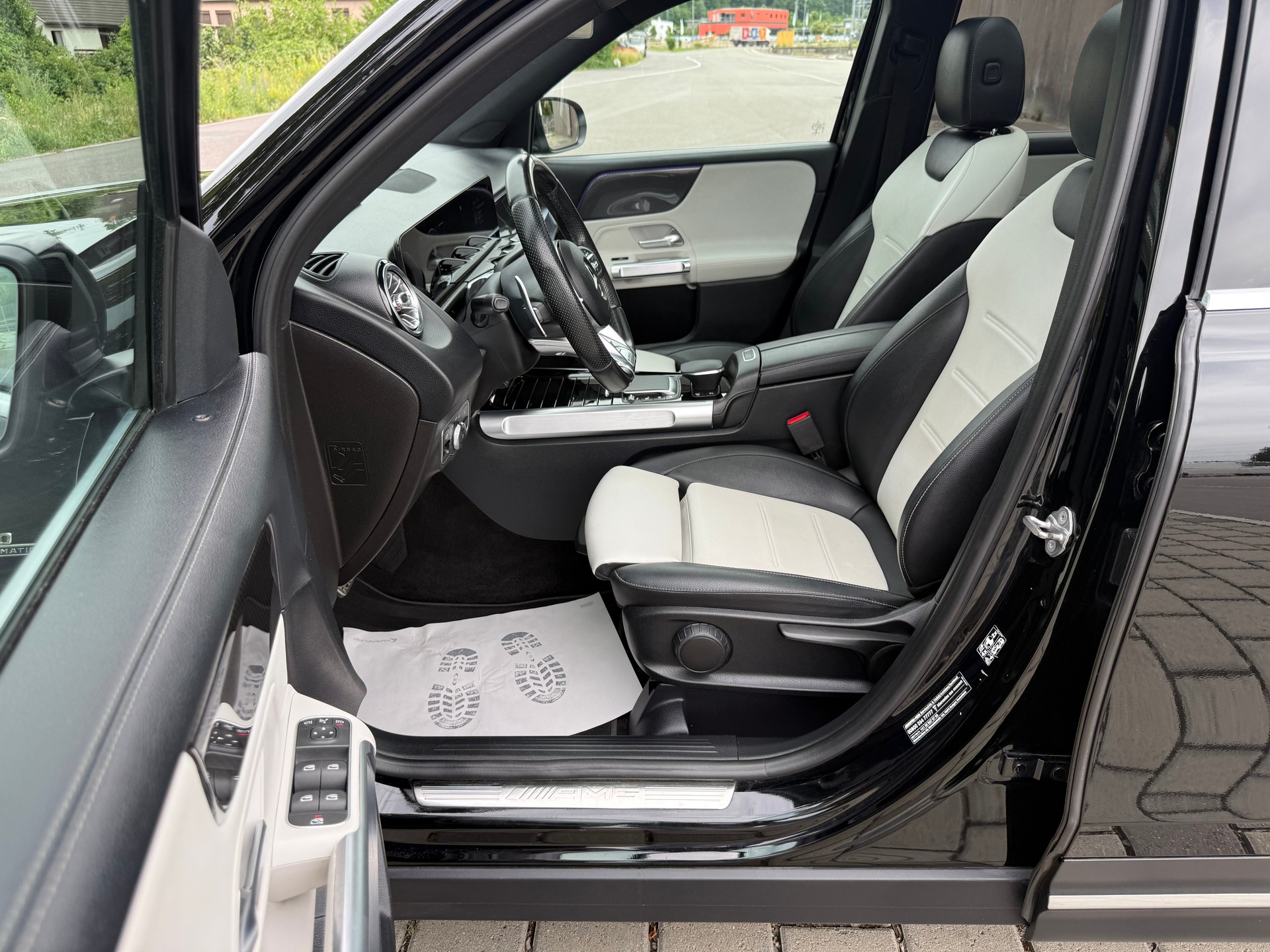 MERCEDES-BENZ GLB 35 AMG 4Matic 8G-Tronic-image-8