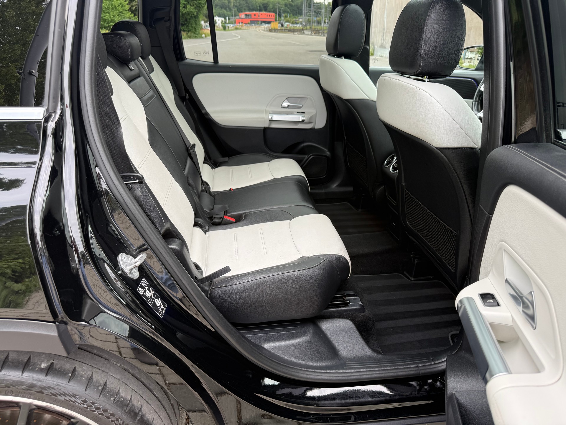 MERCEDES-BENZ GLB 35 AMG 4Matic 8G-Tronic-image-10