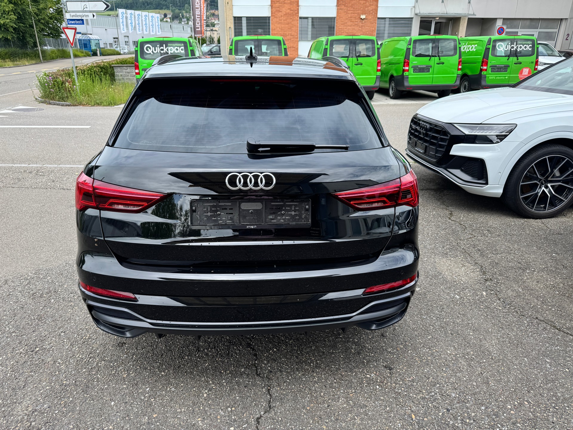 AUDI Q3 35 TFSI S line Attraction S-tronic-image-3