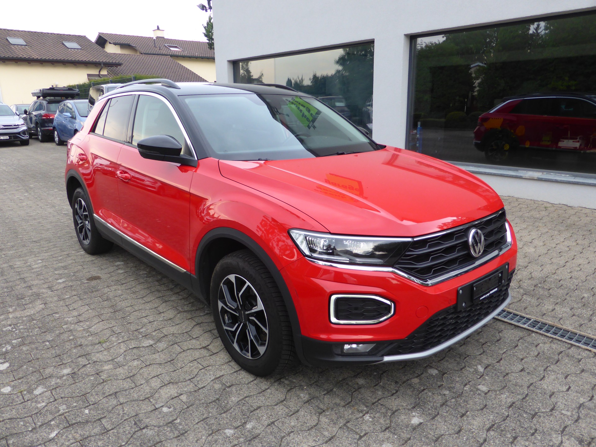 VW T-Roc 2.0 TSI Advance DSG 4Motion-image-2