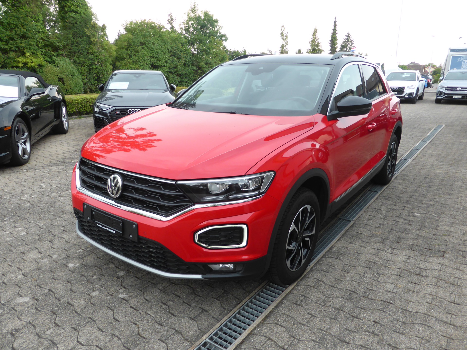 VW T-Roc 2.0 TSI Advance DSG 4Motion-image-3