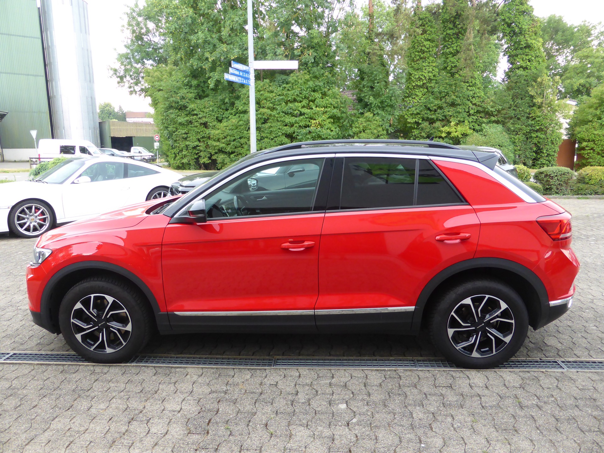 VW T-Roc 2.0 TSI Advance DSG 4Motion-image-5