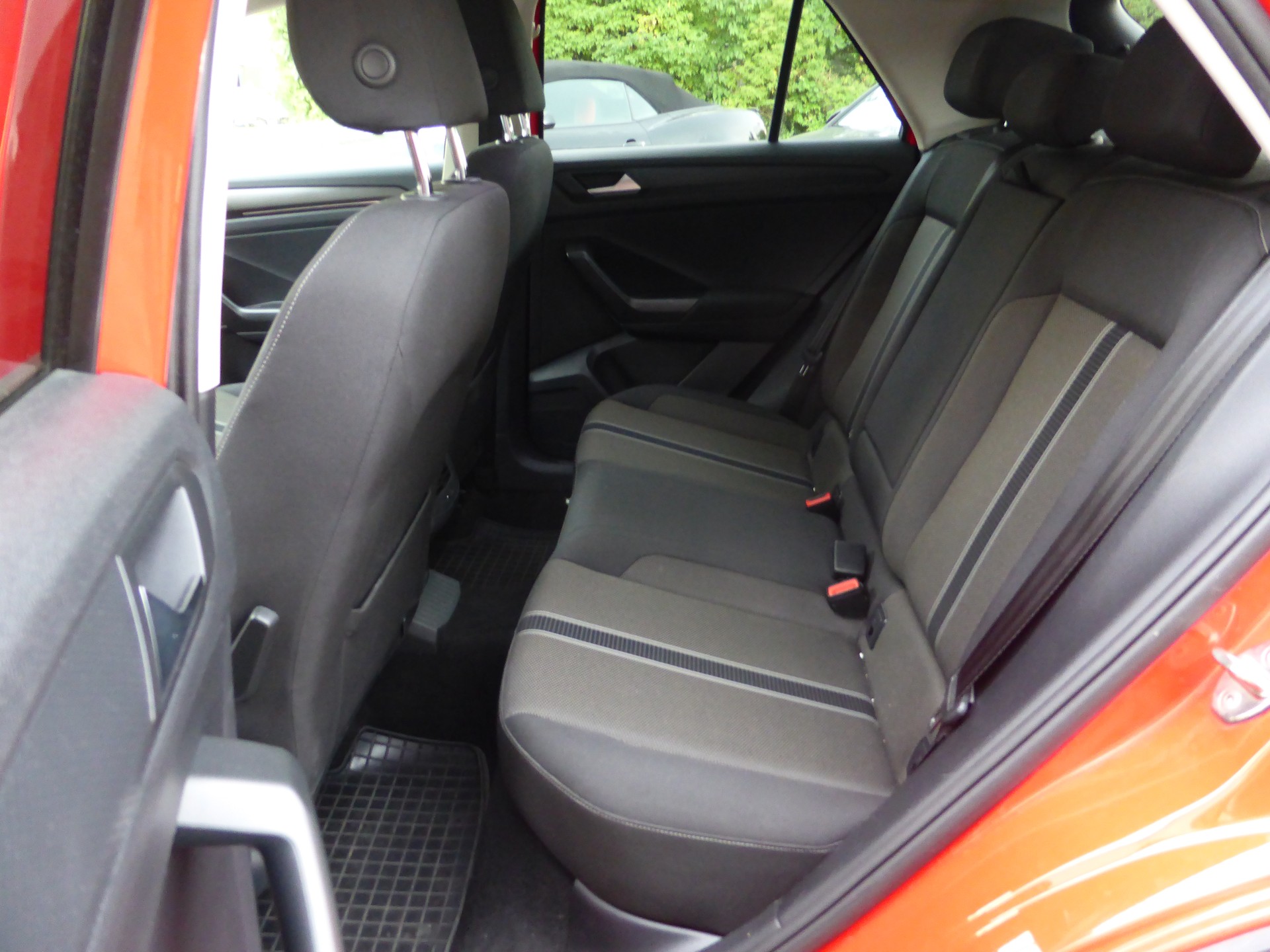 VW T-Roc 2.0 TSI Advance DSG 4Motion-image-12