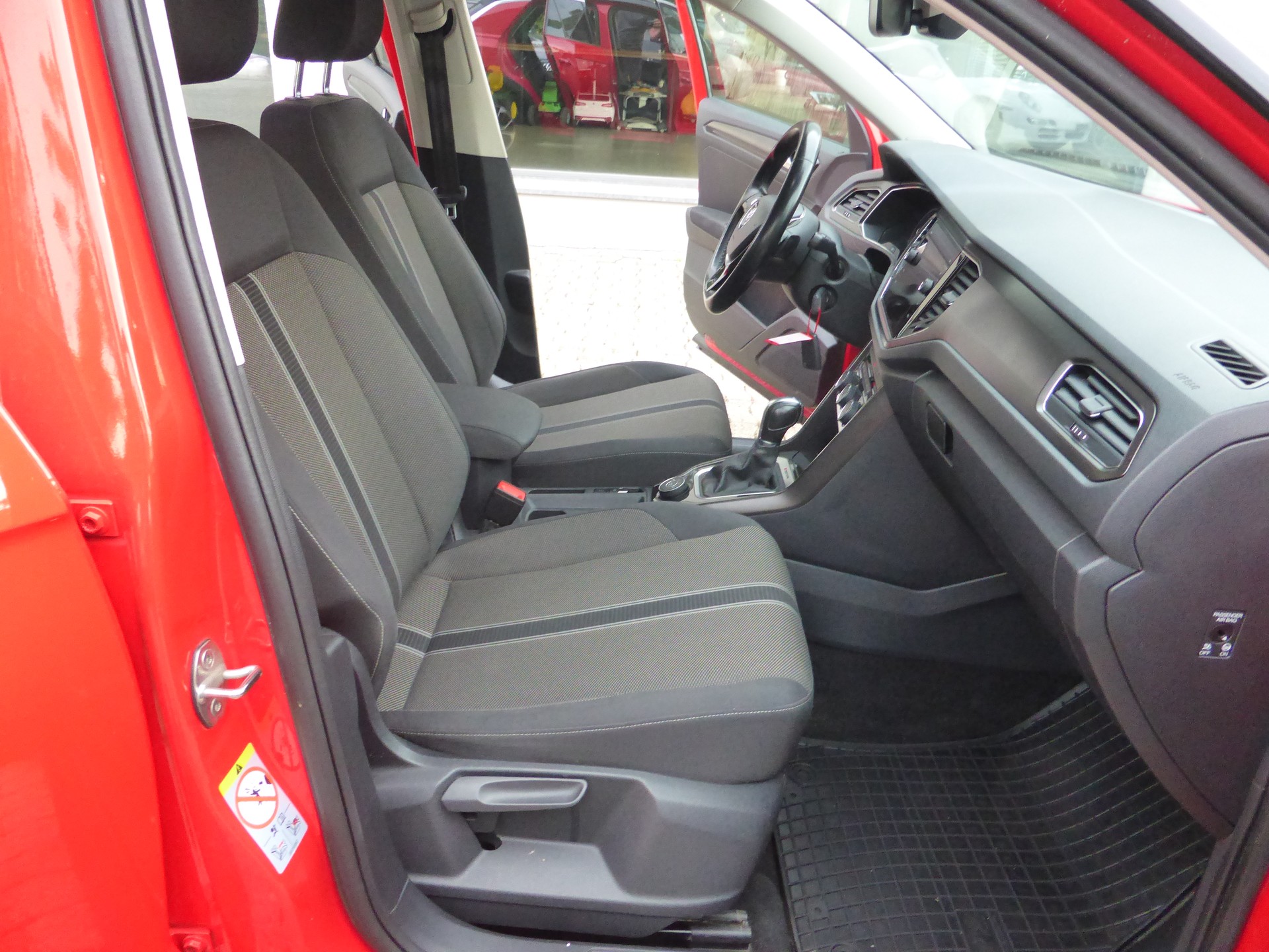 VW T-Roc 2.0 TSI Advance DSG 4Motion-image-15
