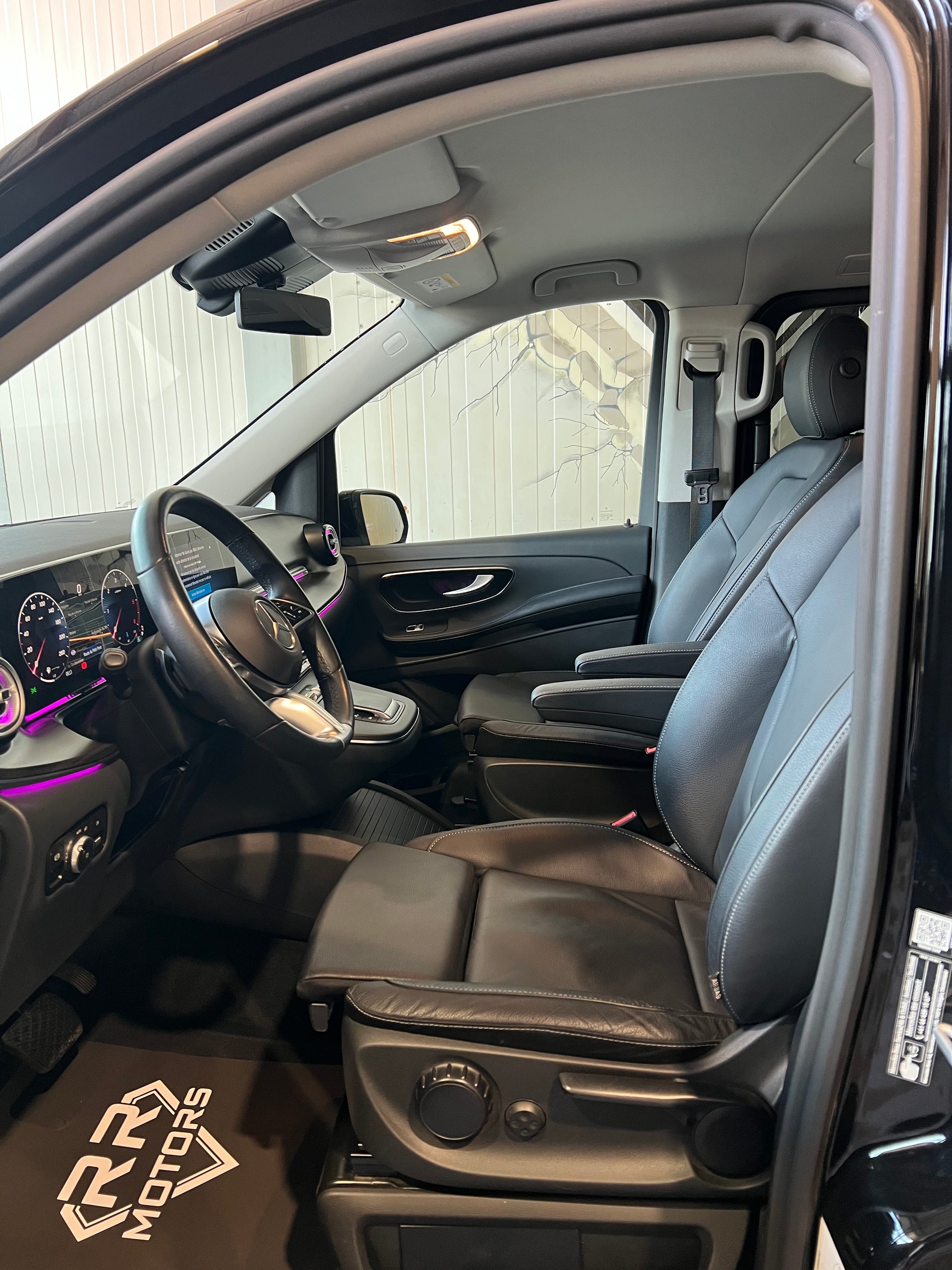 MERCEDES-BENZ V 250 d lang 4Matic 9G-Tronic-image-12