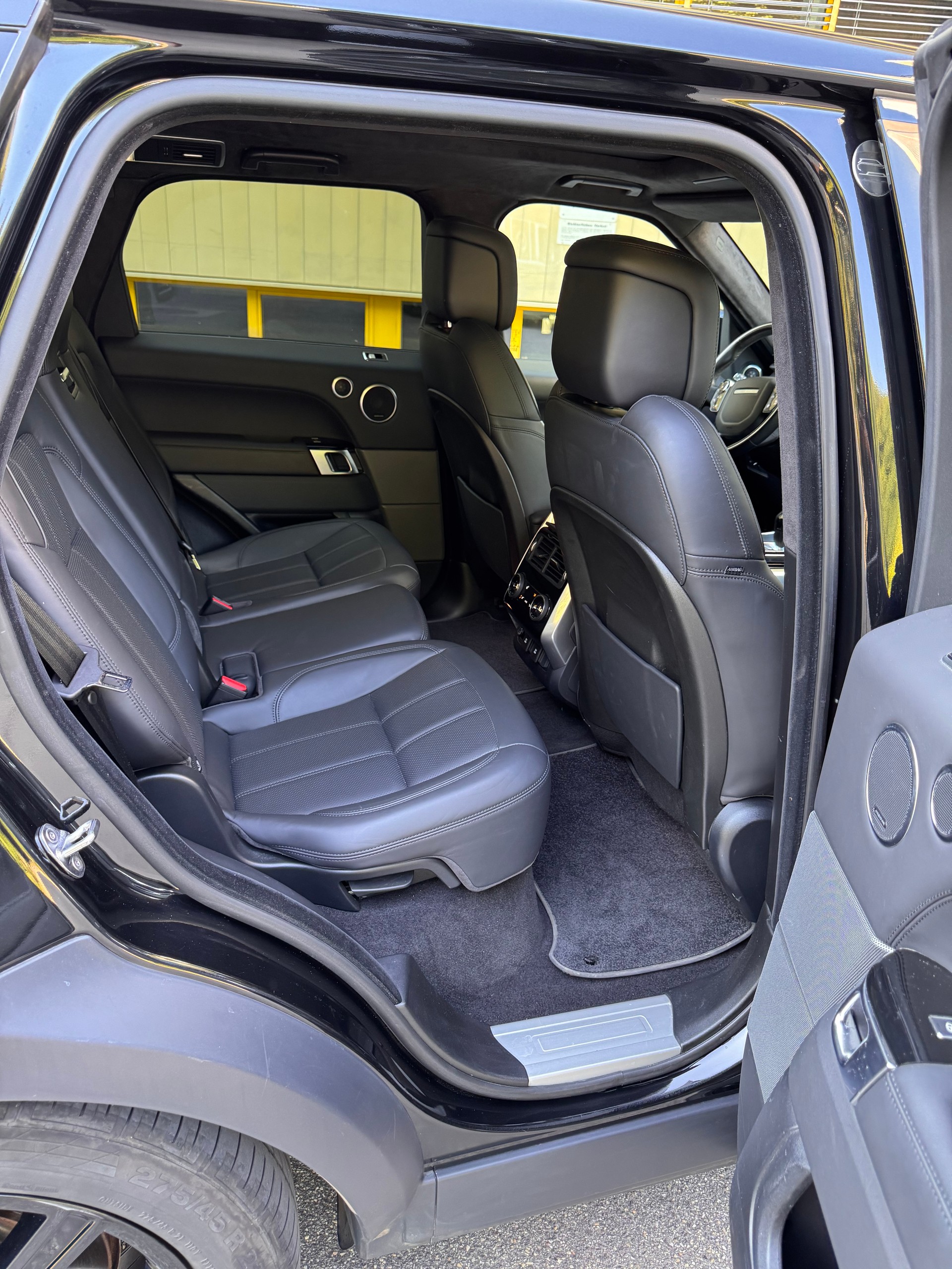 LAND ROVER 3.0 I6 HST P400-image-4