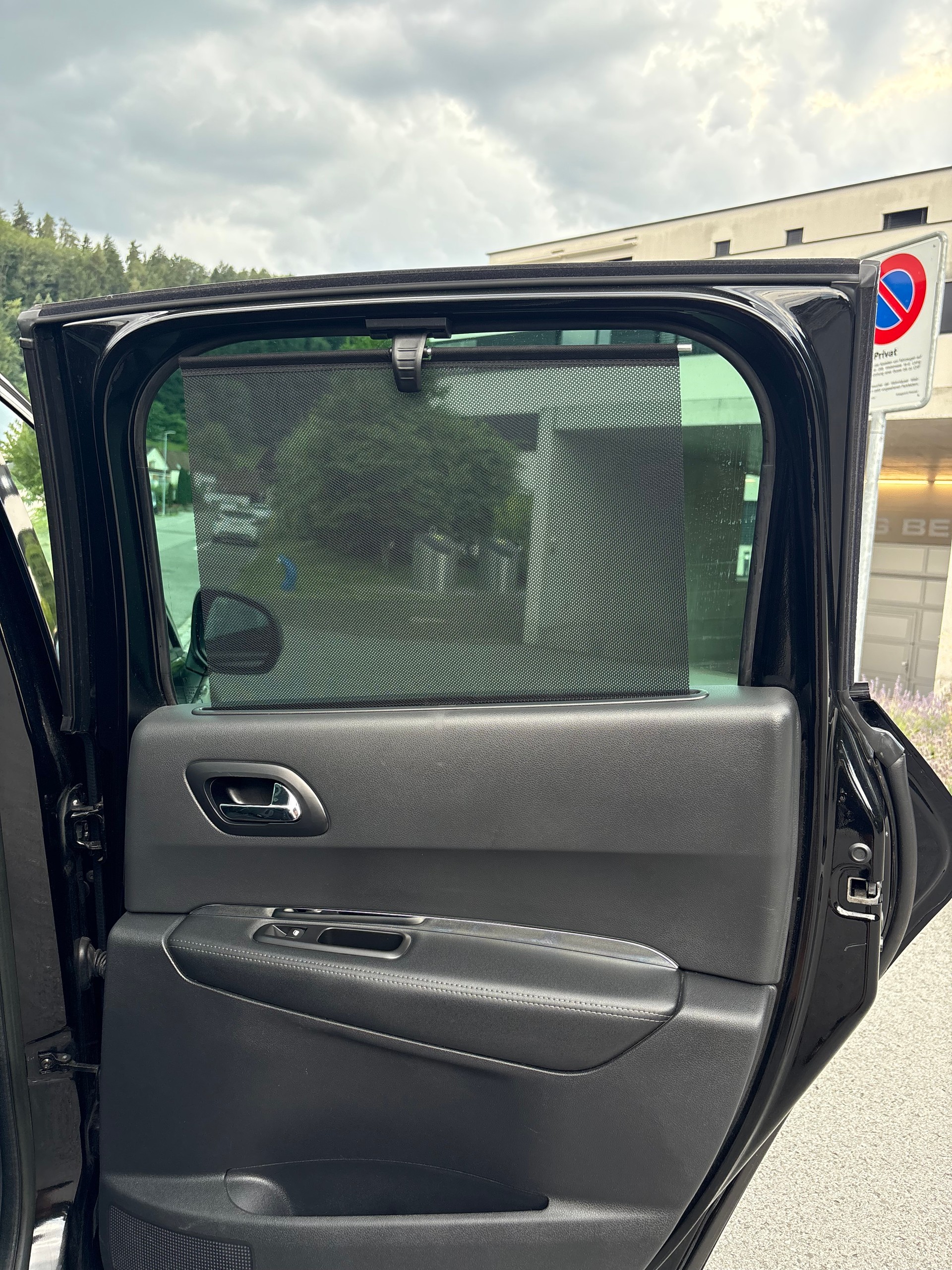 PEUGEOT 1.6 THP 155 AC Swiss Edition-image-9