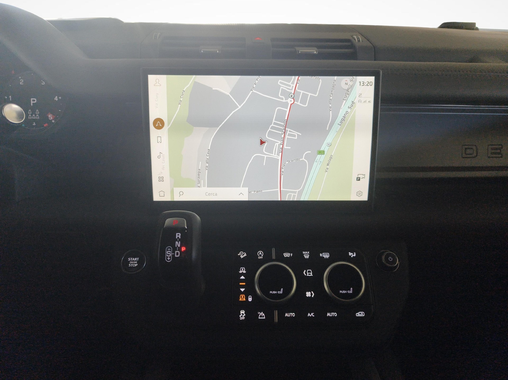 LAND ROVER Defender 130 3.0 D I6 300 X-Dynamic HSE - Sevizi e pneumatici invernali inclusi-image-15