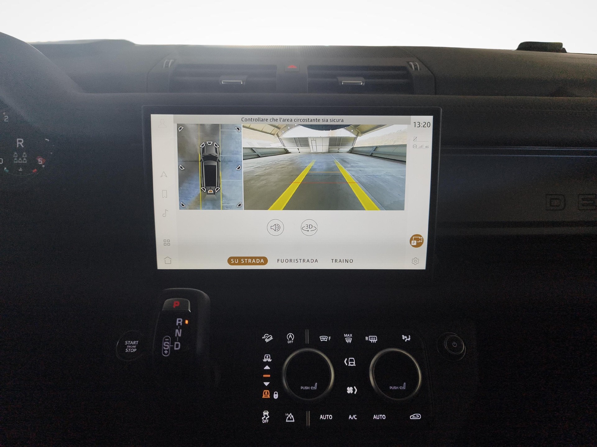 LAND ROVER Defender 130 3.0 D I6 300 X-Dynamic HSE - Sevizi e pneumatici invernali inclusi-image-16
