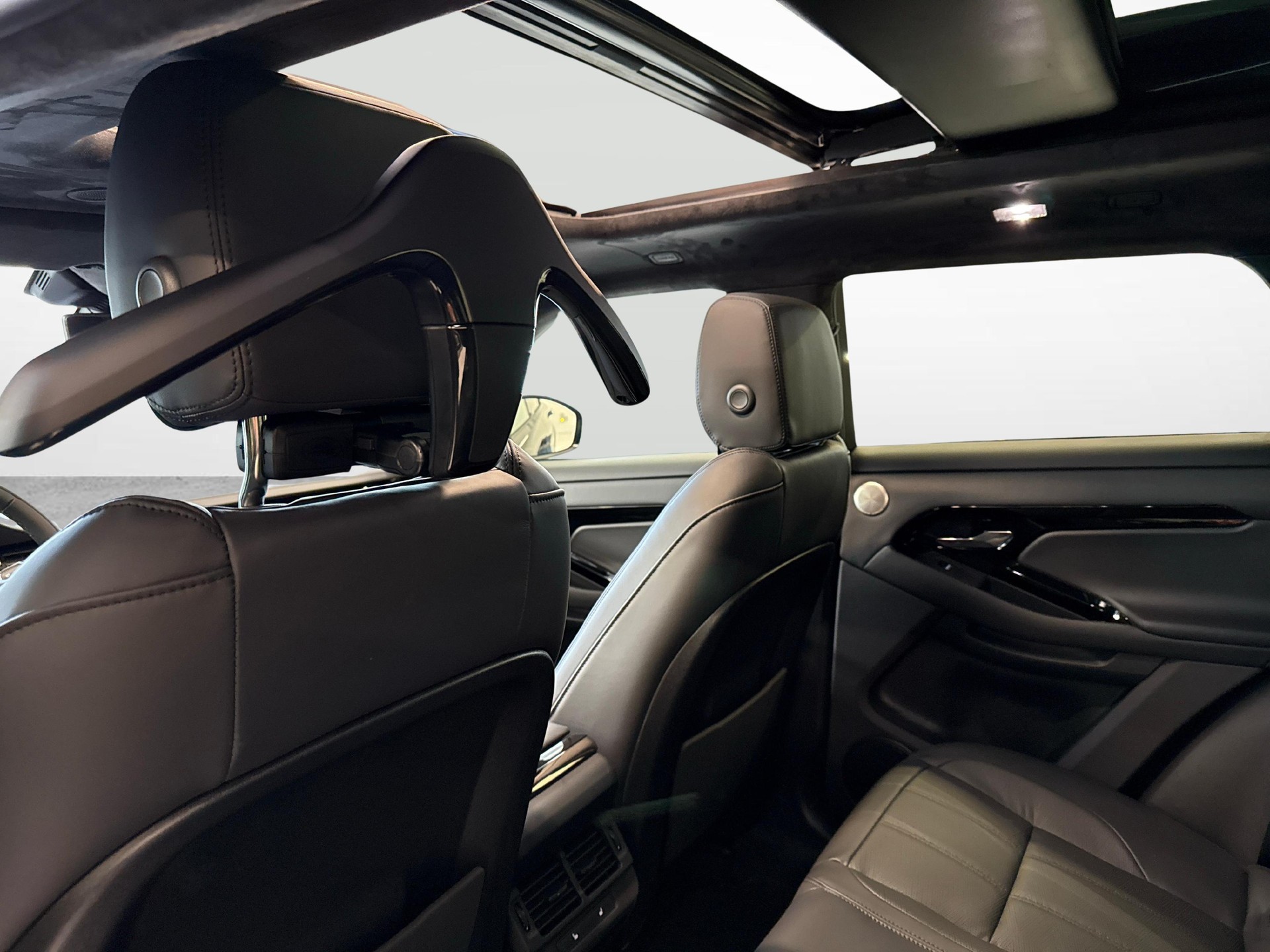 LAND ROVER Range Rover Evoque 1.5 T 270e Autobiography-image-15