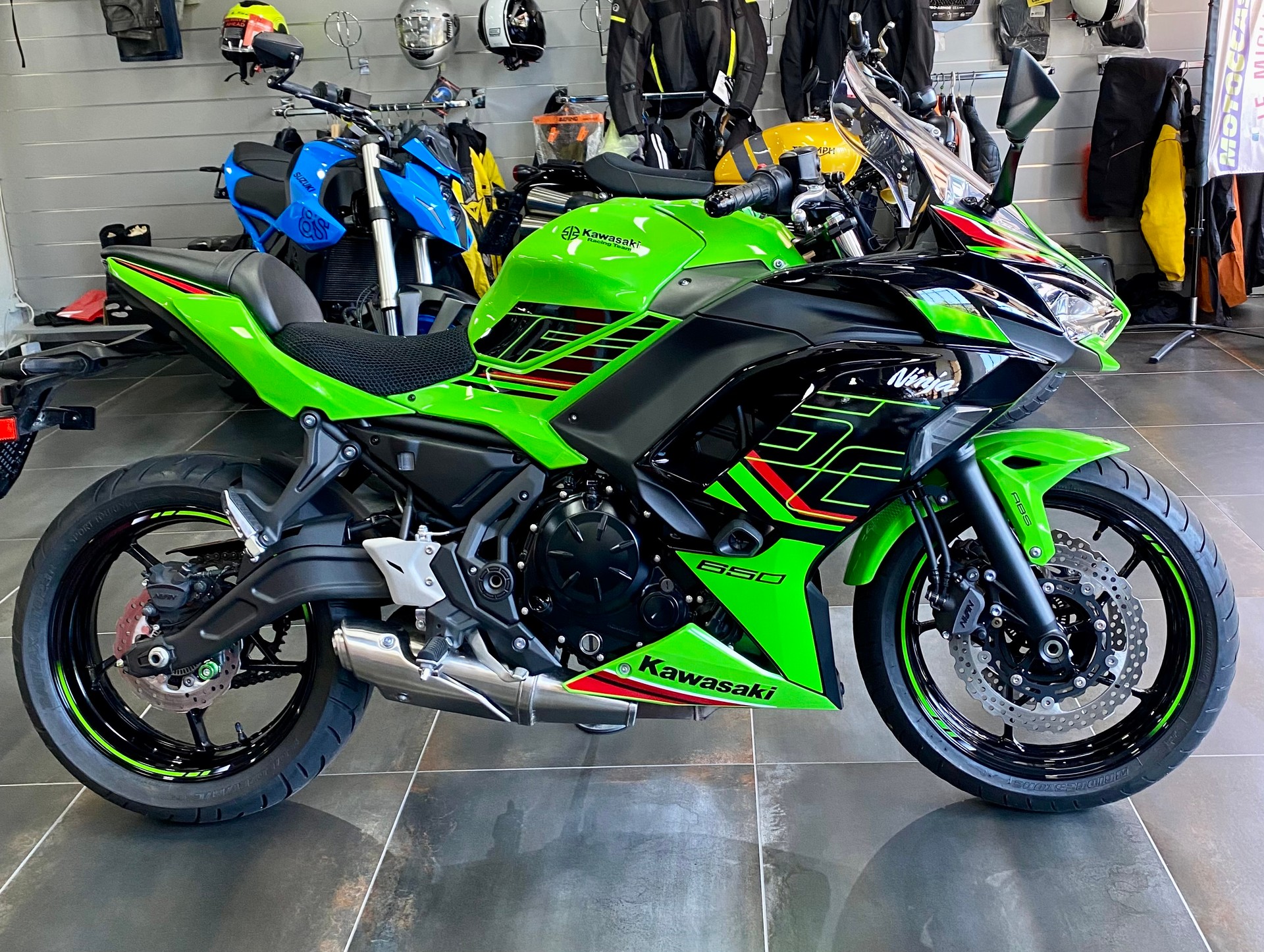 KAWASAKI Ninja 650