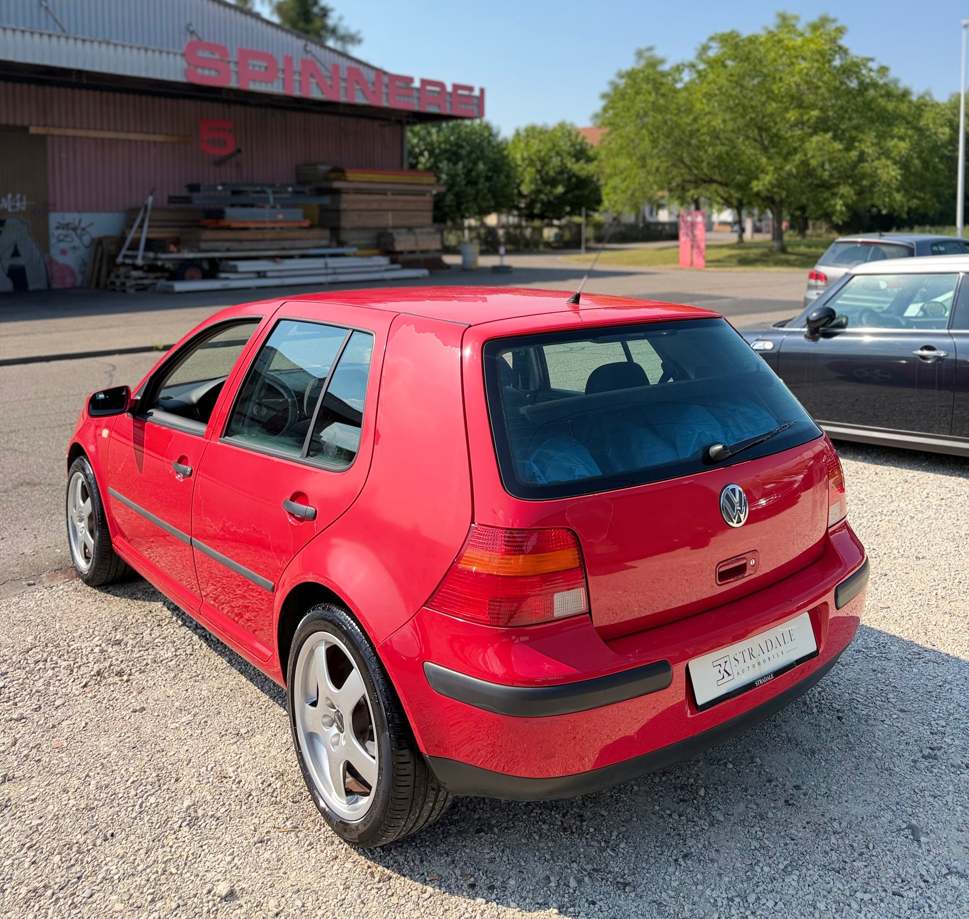 VW Golf 2.0 Comfortline **Automat**-image-9