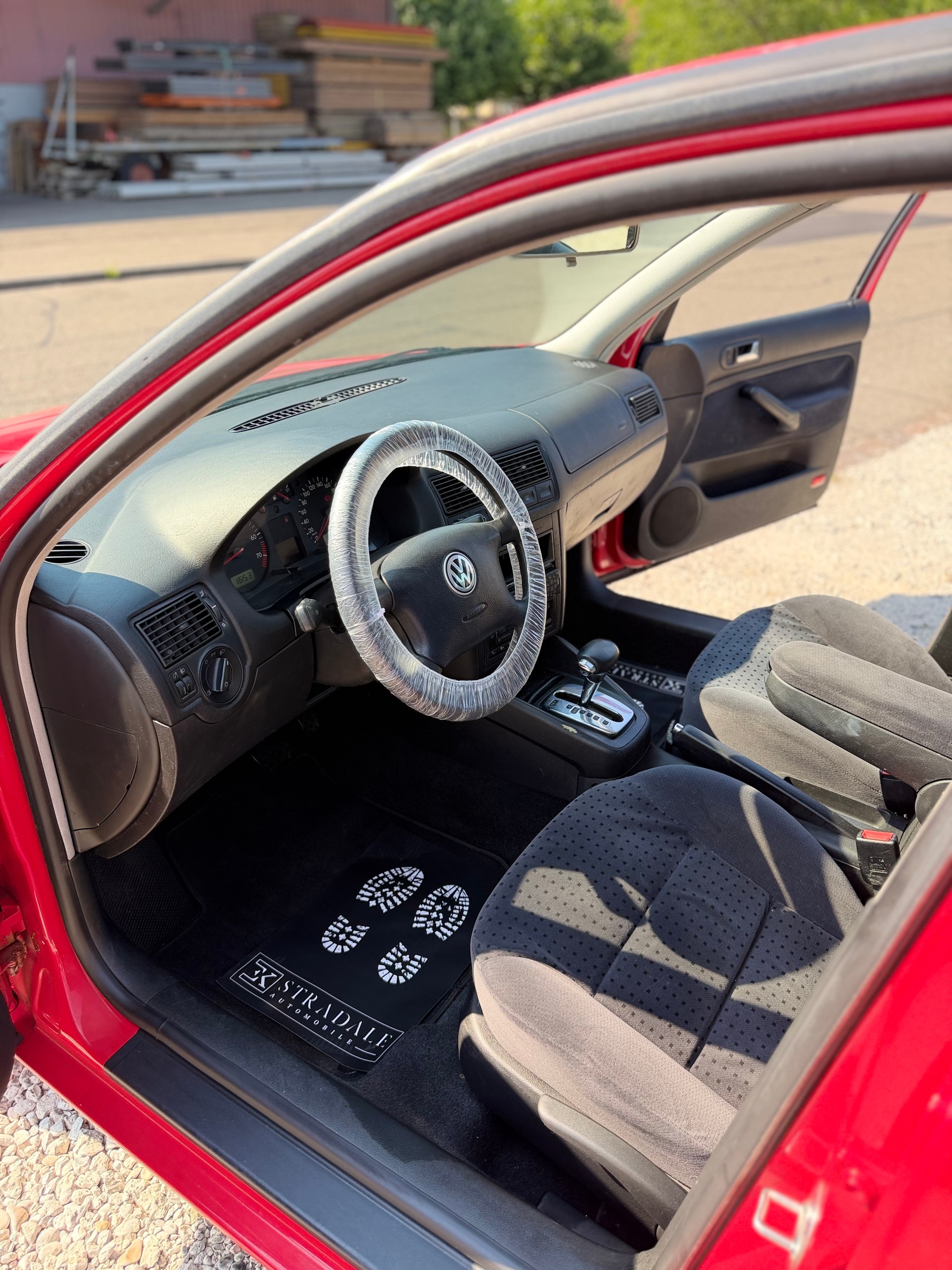 VW Golf 2.0 Comfortline **Automat**-image-10