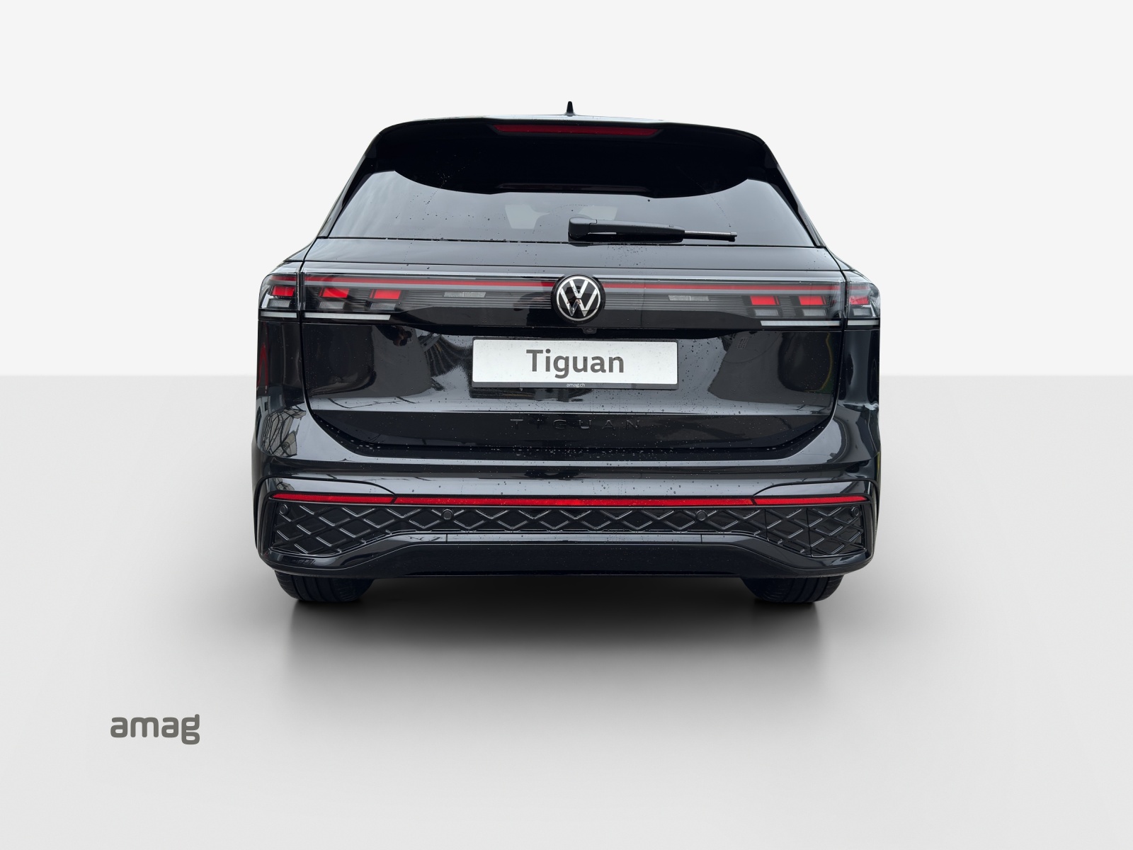 VW Tiguan 2.0 TSI DSG R-Line 4Motion-image-3