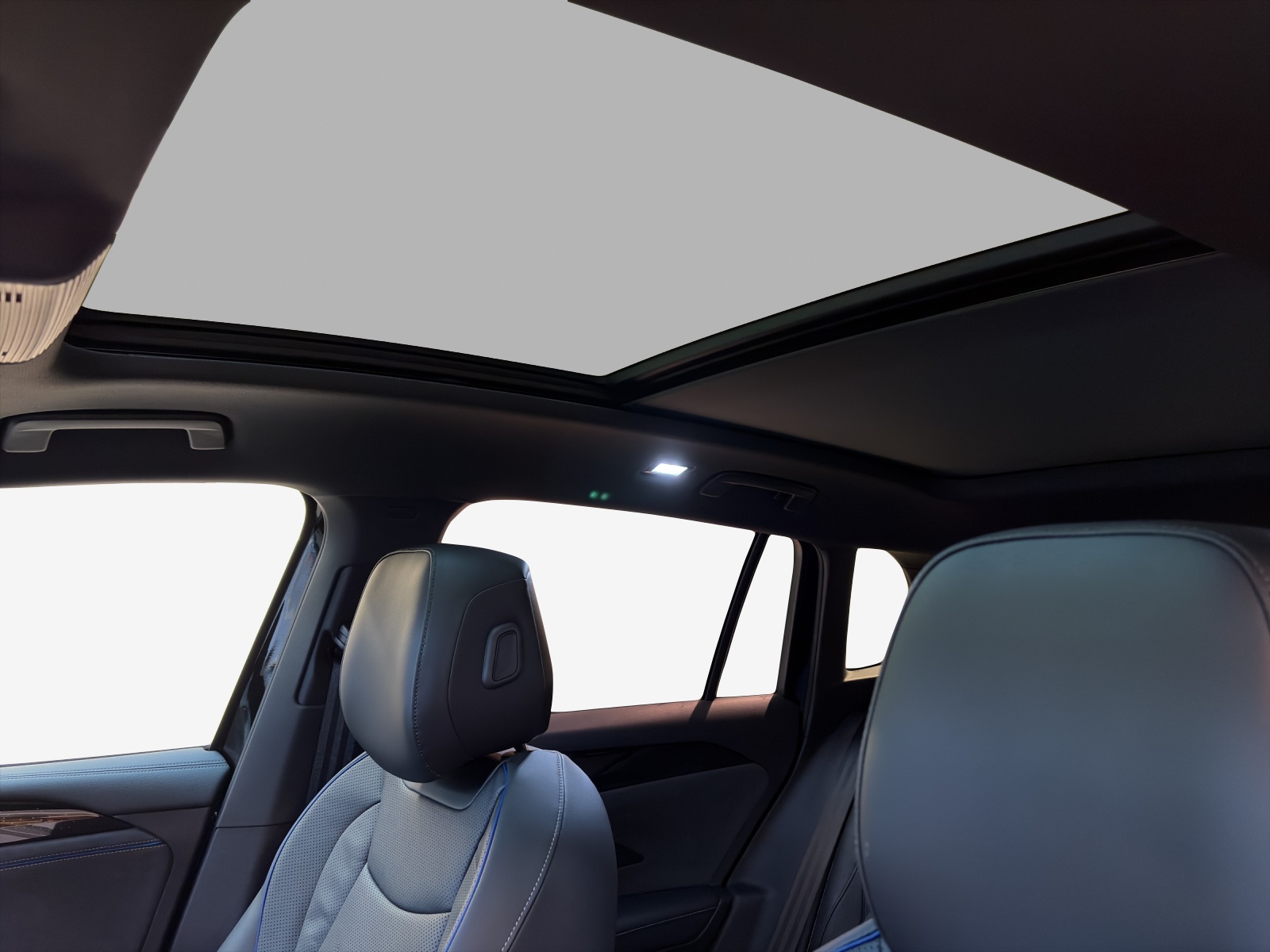 VW Tiguan 2.0 TSI DSG R-Line 4Motion-image-14