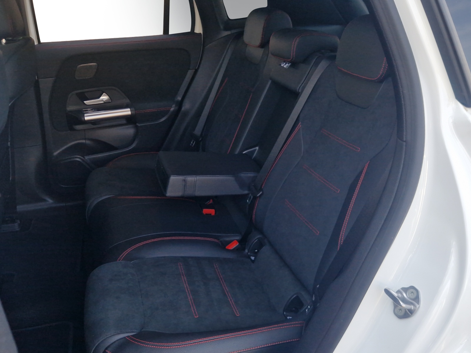 MERCEDES-BENZ EQA 250 AMG Line AMG Line-image-9