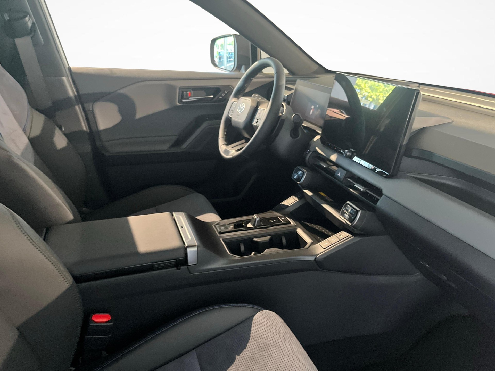 TOYOTA RAV4 2.5 Plug-In-Hybrid Style-image-9