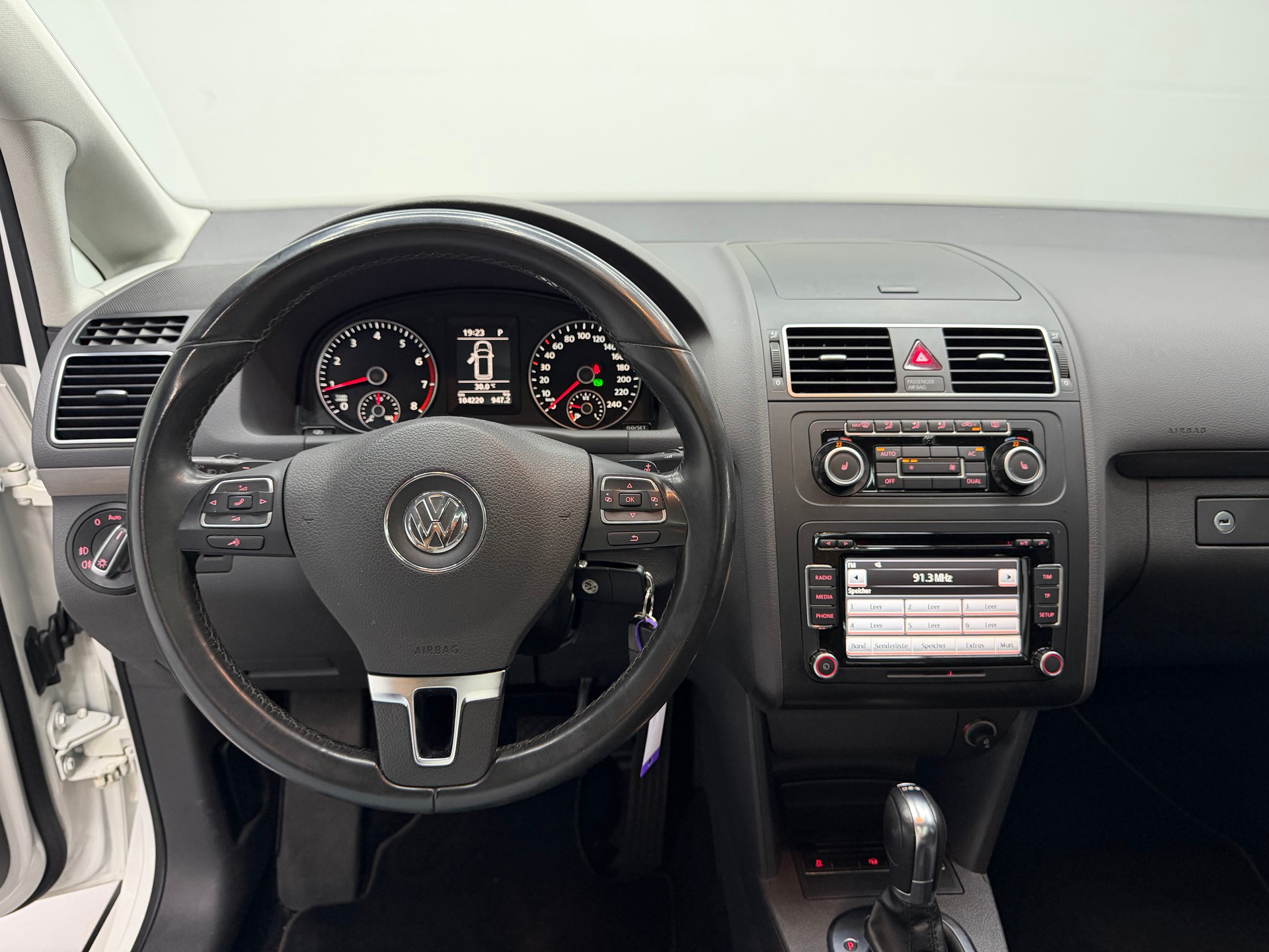 VW CrossTouran 1.4 TSI DSG-image-15