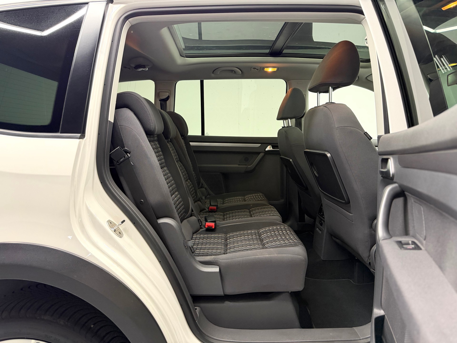 VW CrossTouran 1.4 TSI DSG-image-14