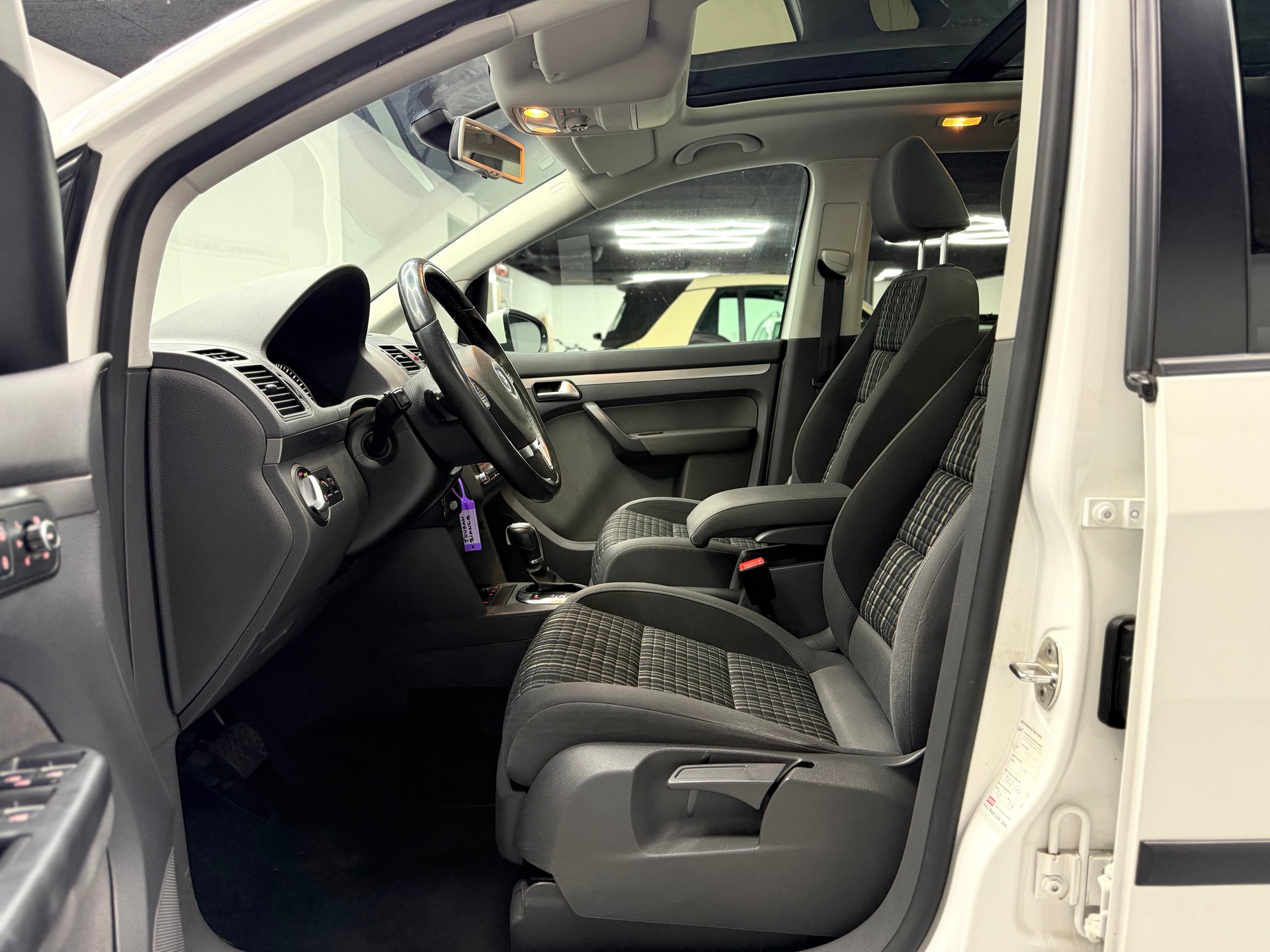 VW CrossTouran 1.4 TSI DSG-image-7