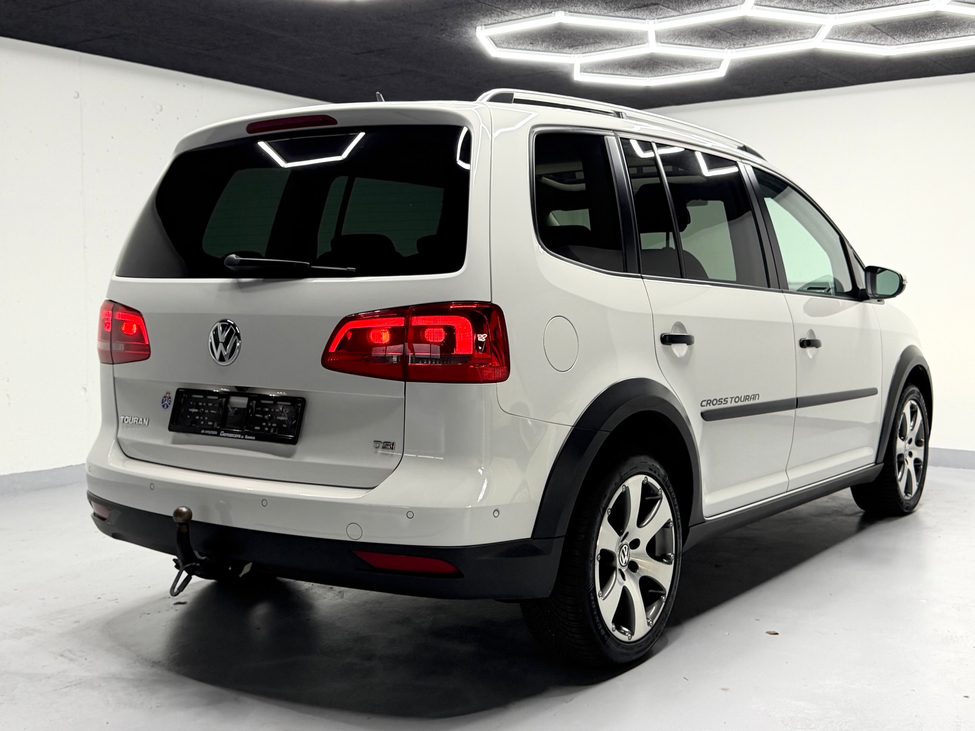 VW CrossTouran 1.4 TSI DSG-image-3