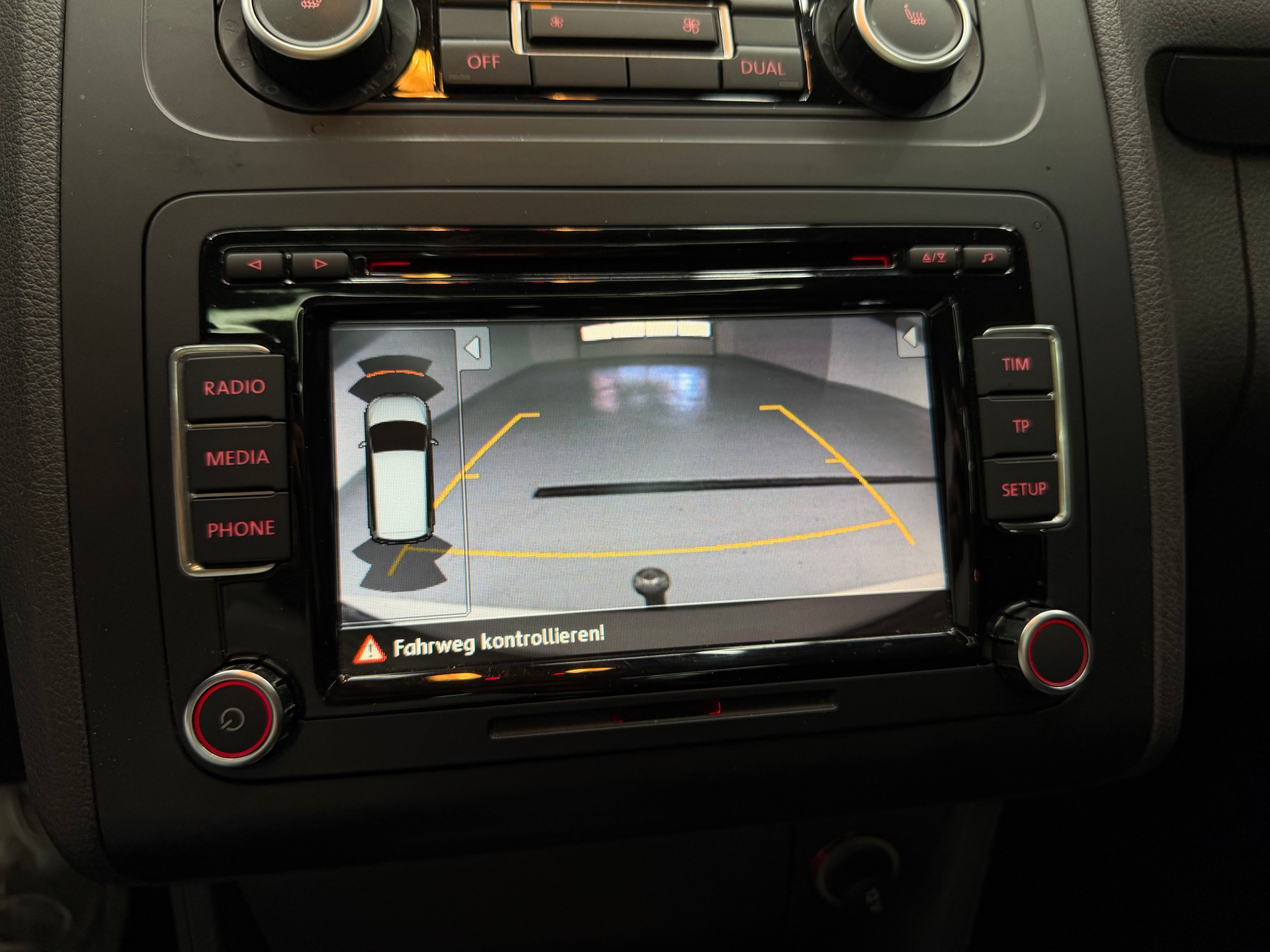 VW CrossTouran 1.4 TSI DSG-image-18