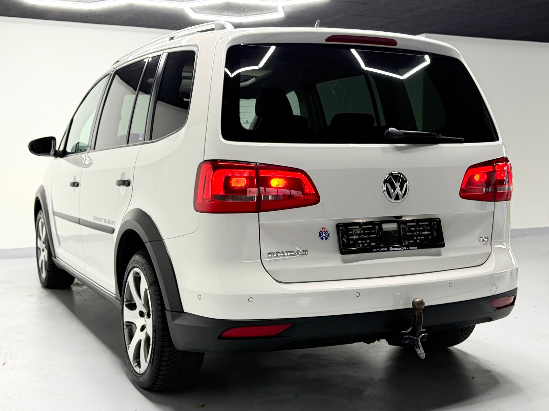 VW CrossTouran 1.4 TSI DSG-image-5