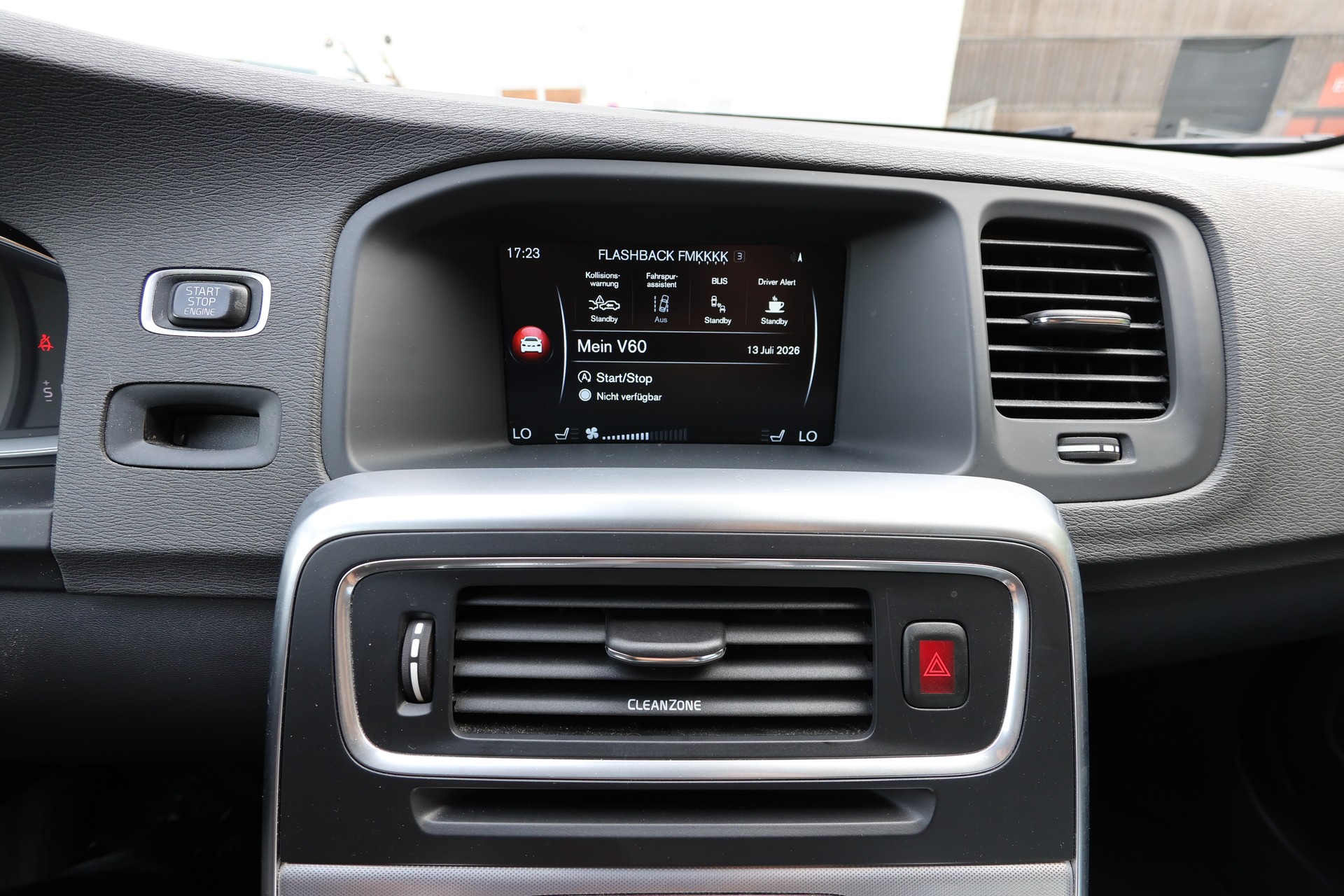 VOLVO V60 Cross Country T5 AWD Summum Geartronic-image-6