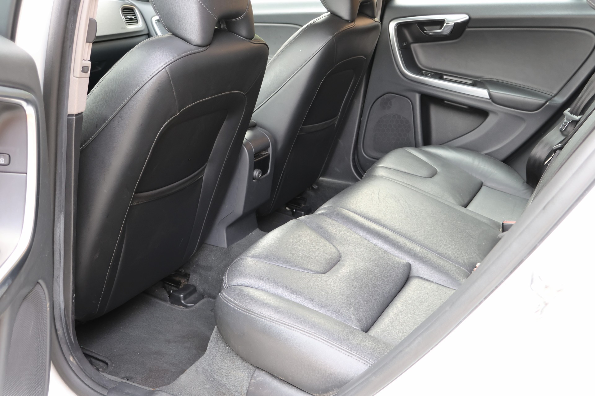 VOLVO V60 Cross Country T5 AWD Summum Geartronic-image-11