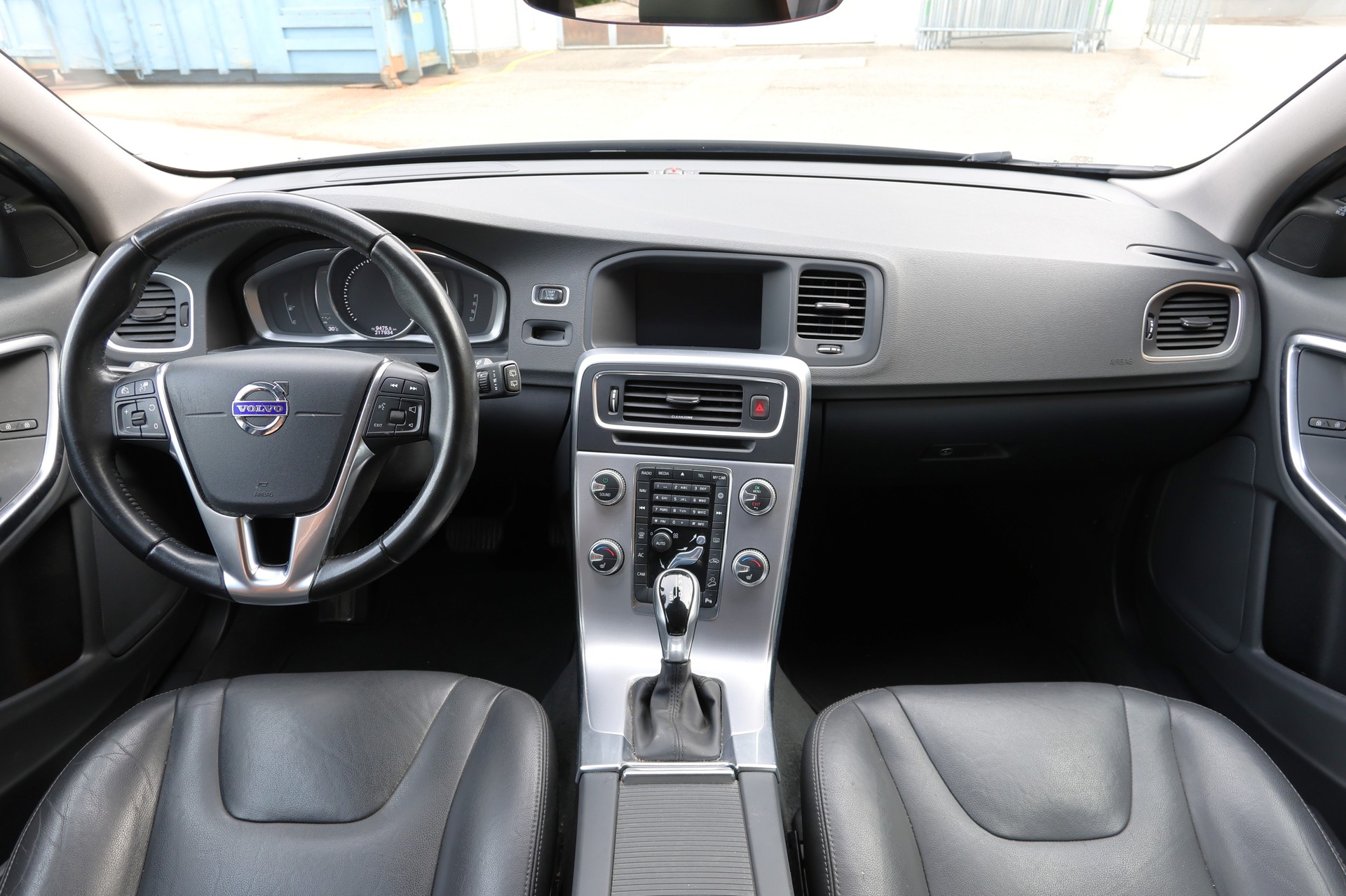 VOLVO V60 Cross Country T5 AWD Summum Geartronic-image-3
